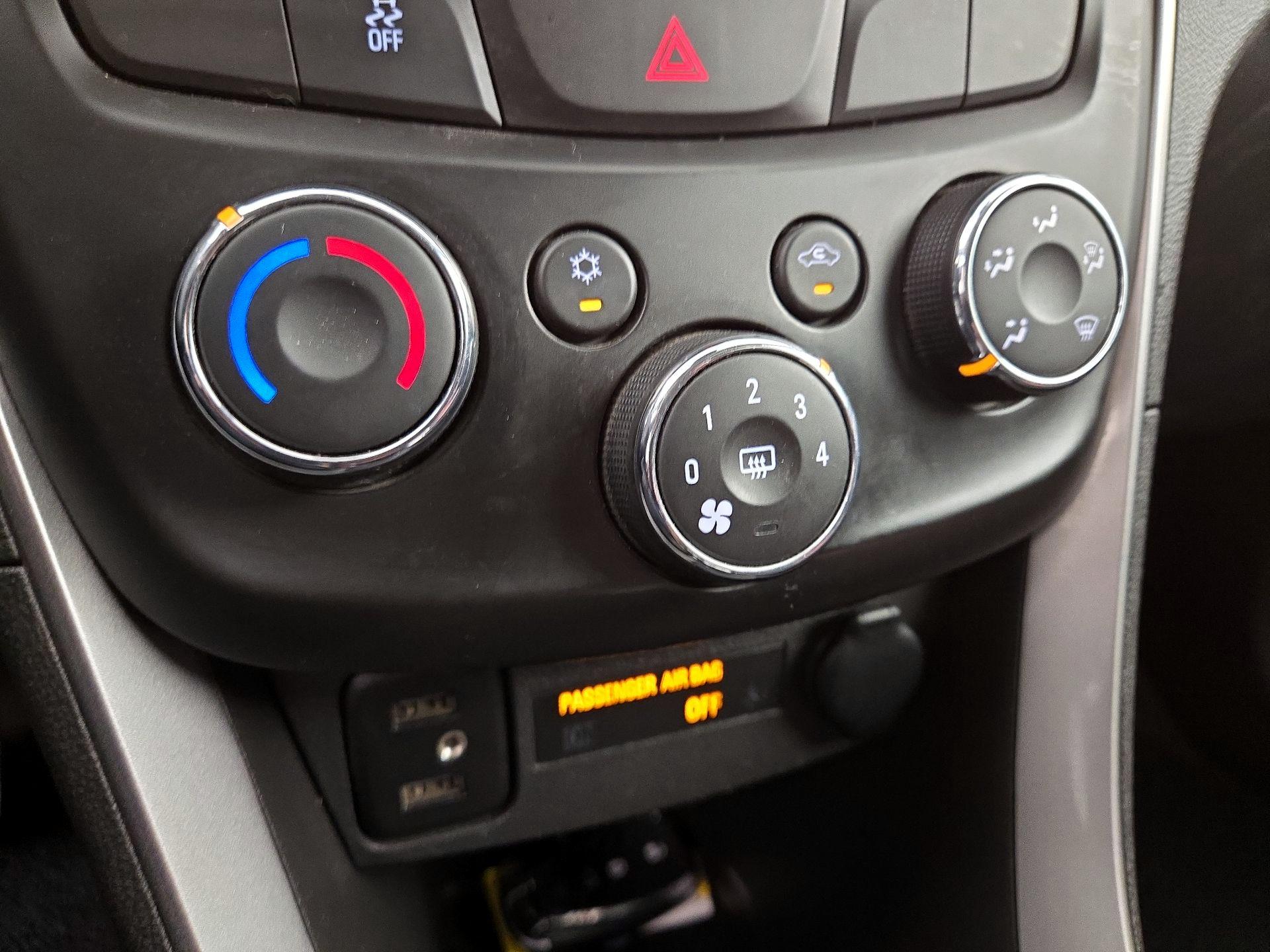 Thumbnail: 2022 Chevrolet Trax - 16