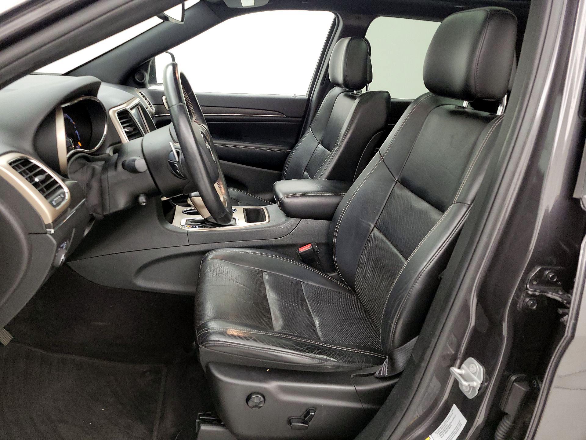Thumbnail: 2016 Jeep Grand Cherokee - 11