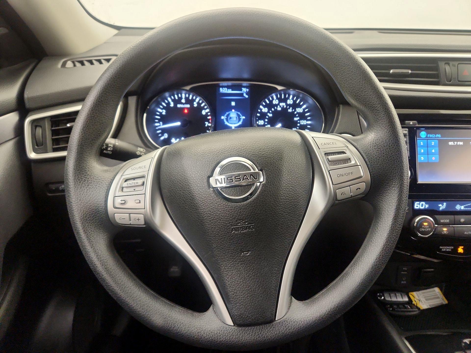 Thumbnail: 2016 Nissan Rogue - 10
