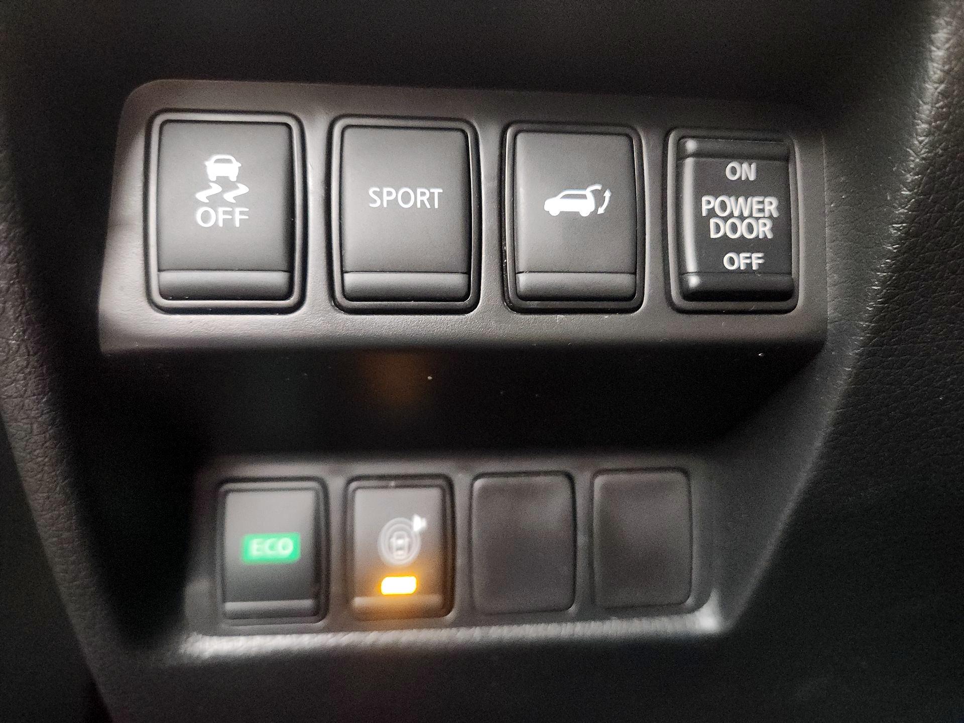 Thumbnail: 2016 Nissan Rogue - 13