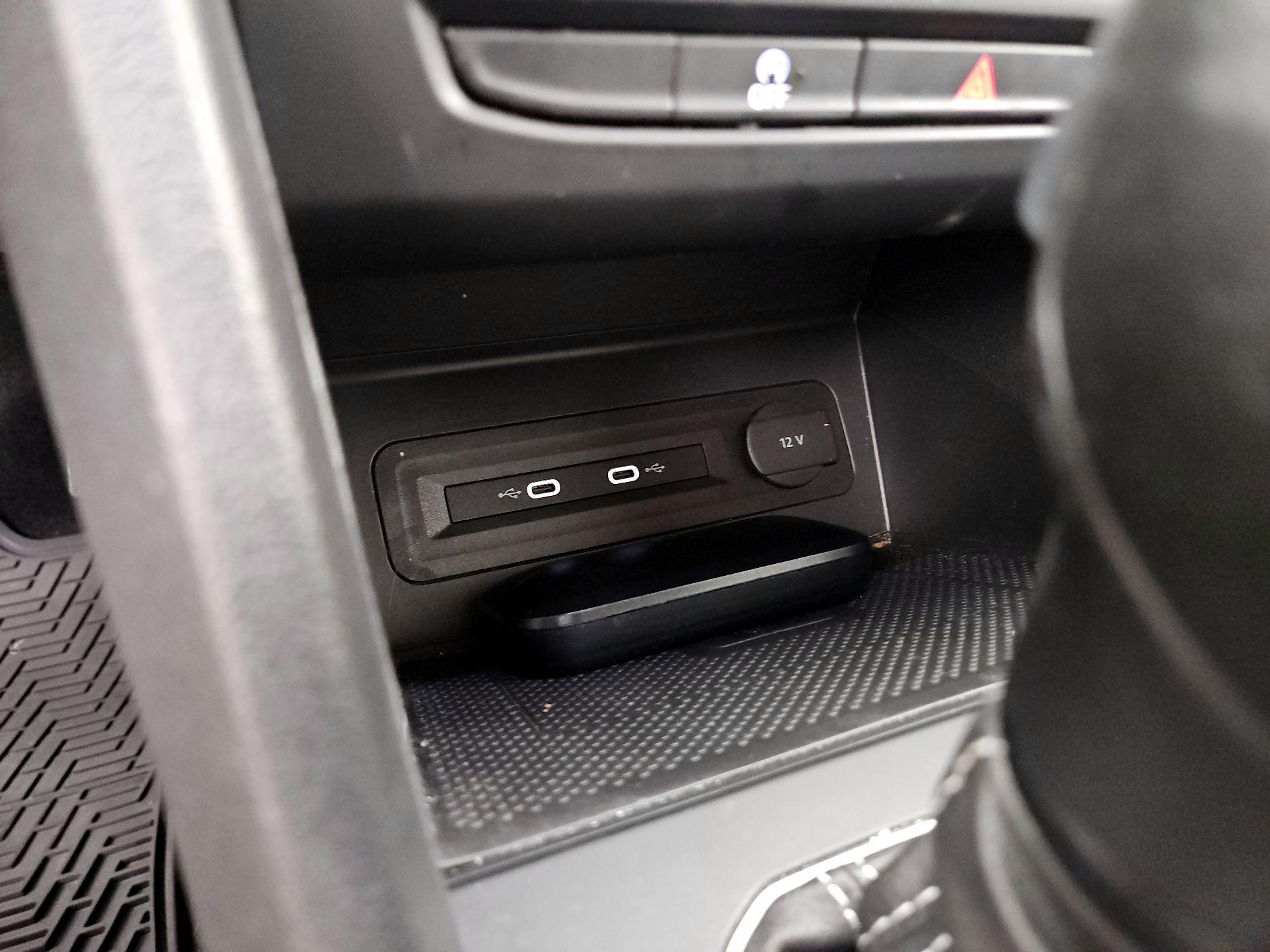 Thumbnail: 2021 Volkswagen Atlas - 18