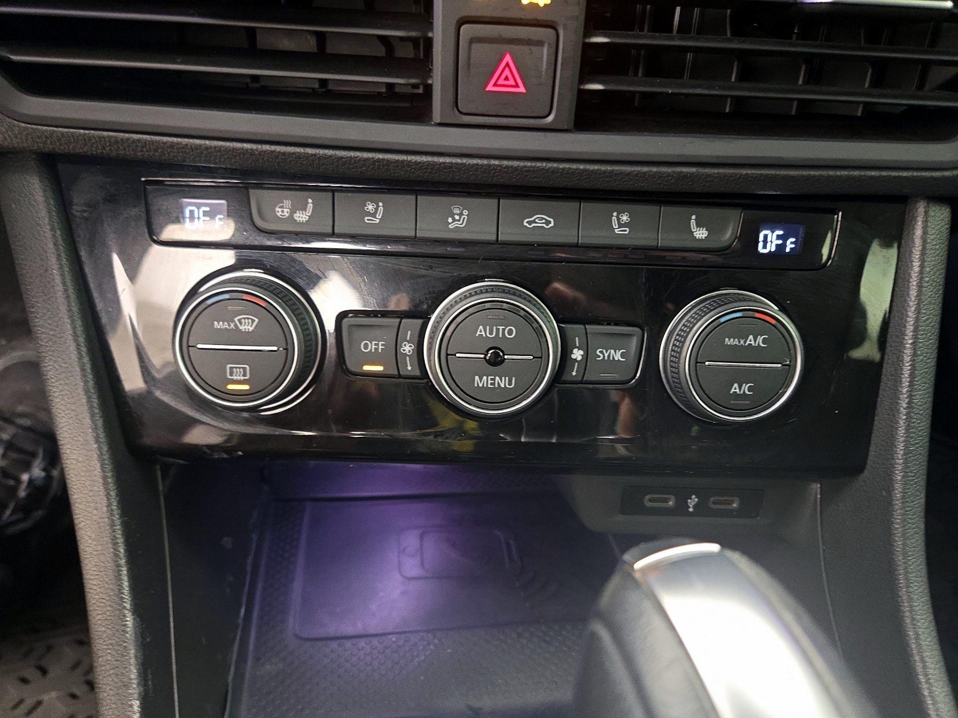 Thumbnail: 2021 Volkswagen Jetta - 16