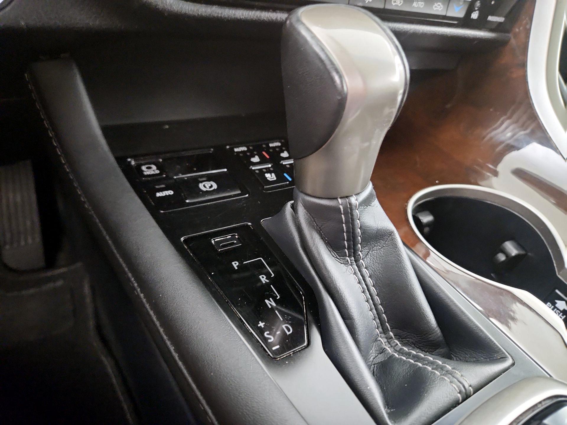 Thumbnail: 2019 Lexus RX - 18