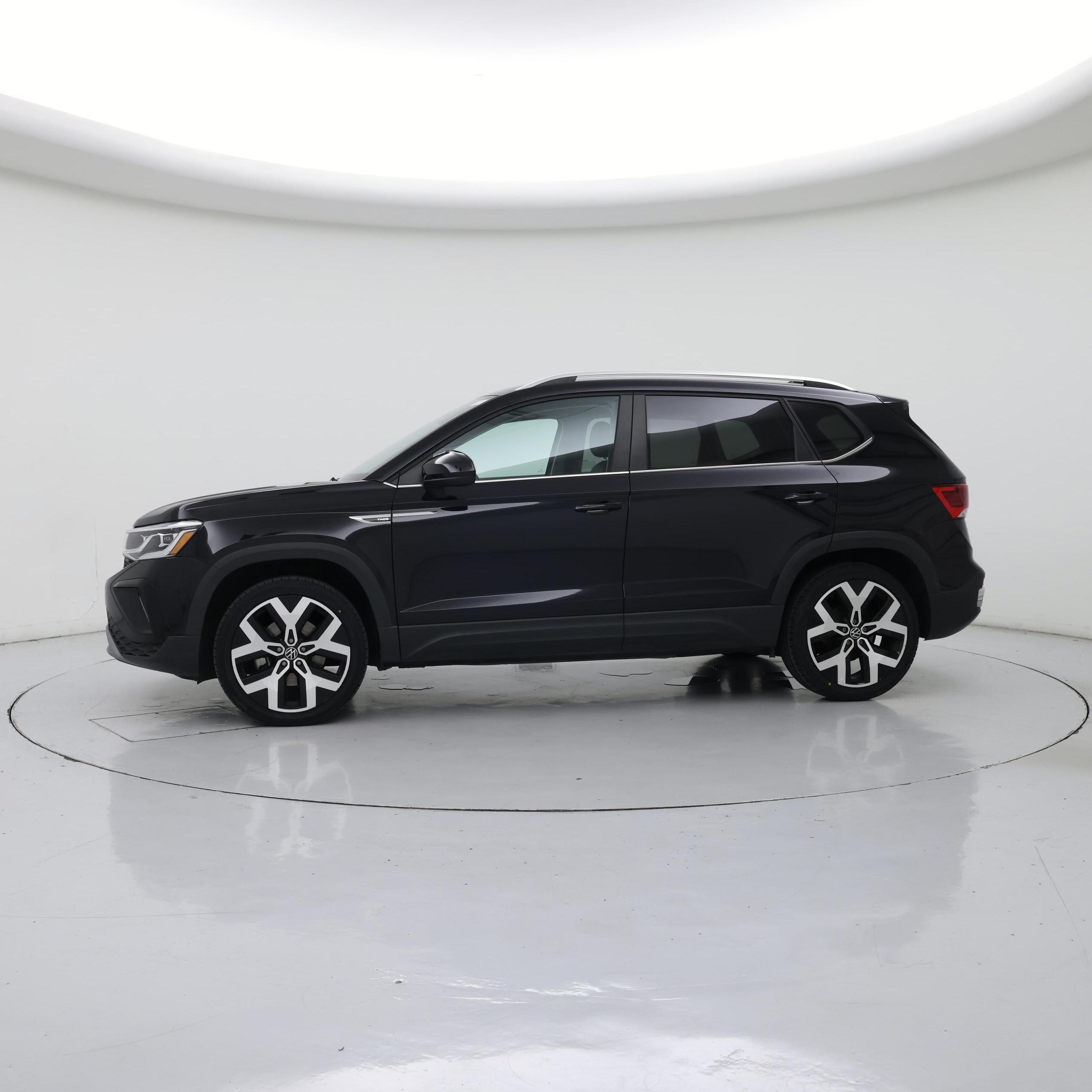 Thumbnail: 2022 Volkswagen Taos - 3