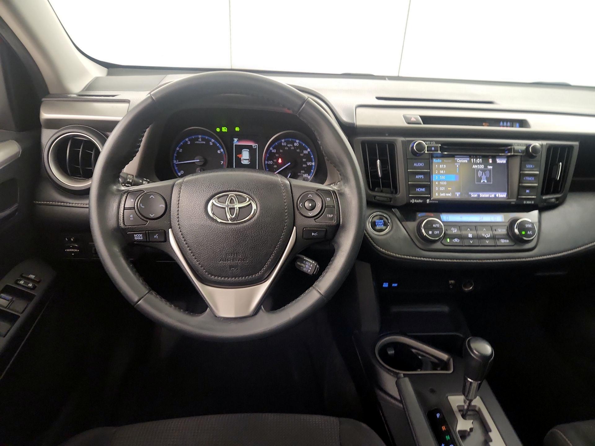 Thumbnail: 2018 Toyota RAV4 - 10
