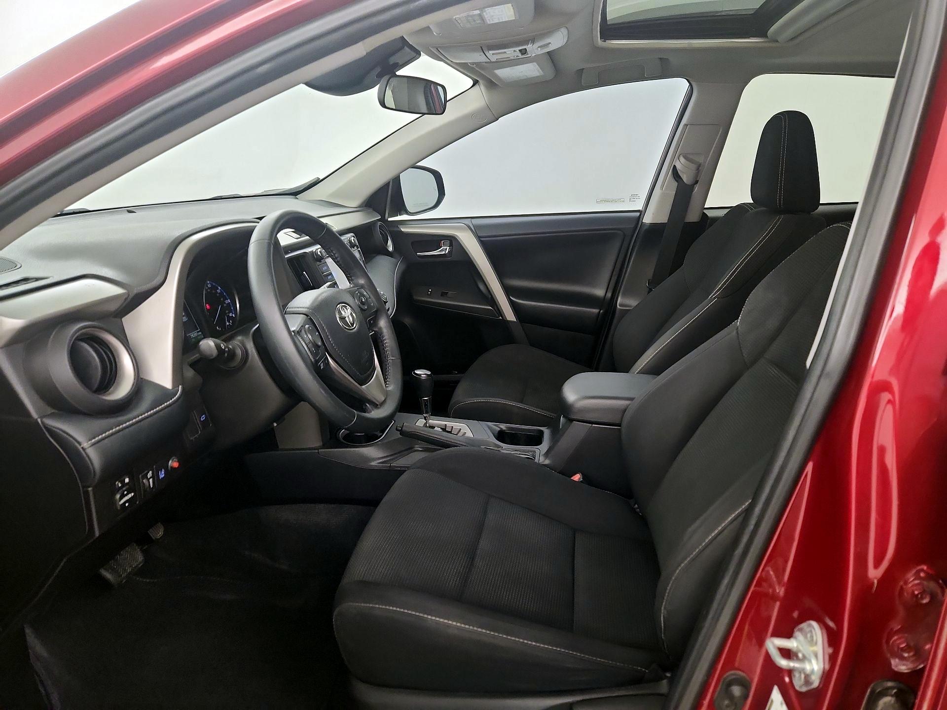 Thumbnail: 2018 Toyota RAV4 - 11