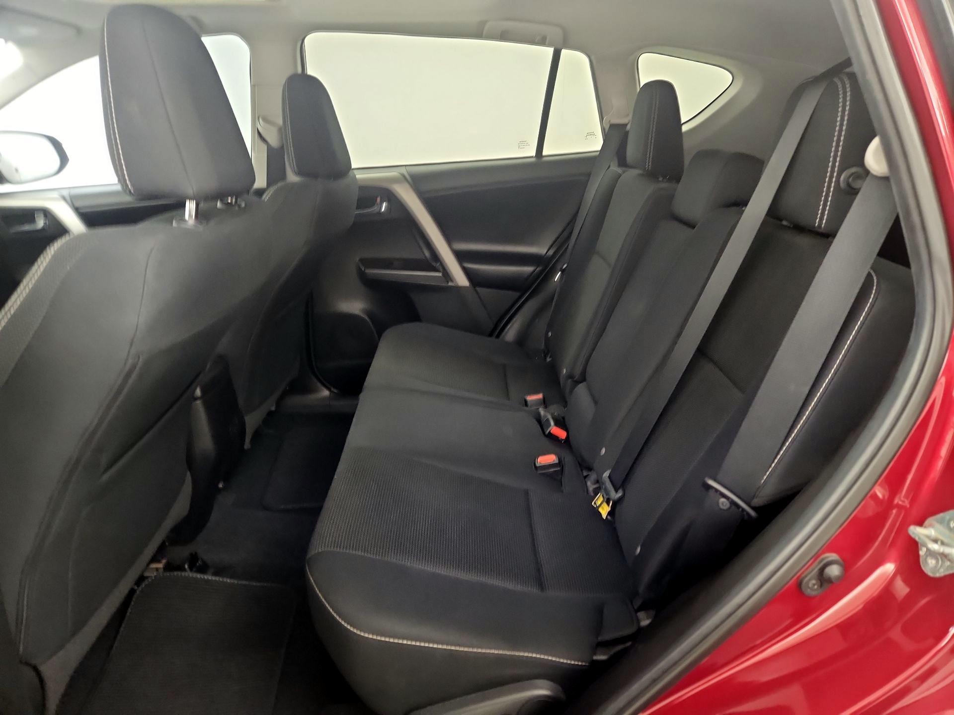 Thumbnail: 2018 Toyota RAV4 - 20