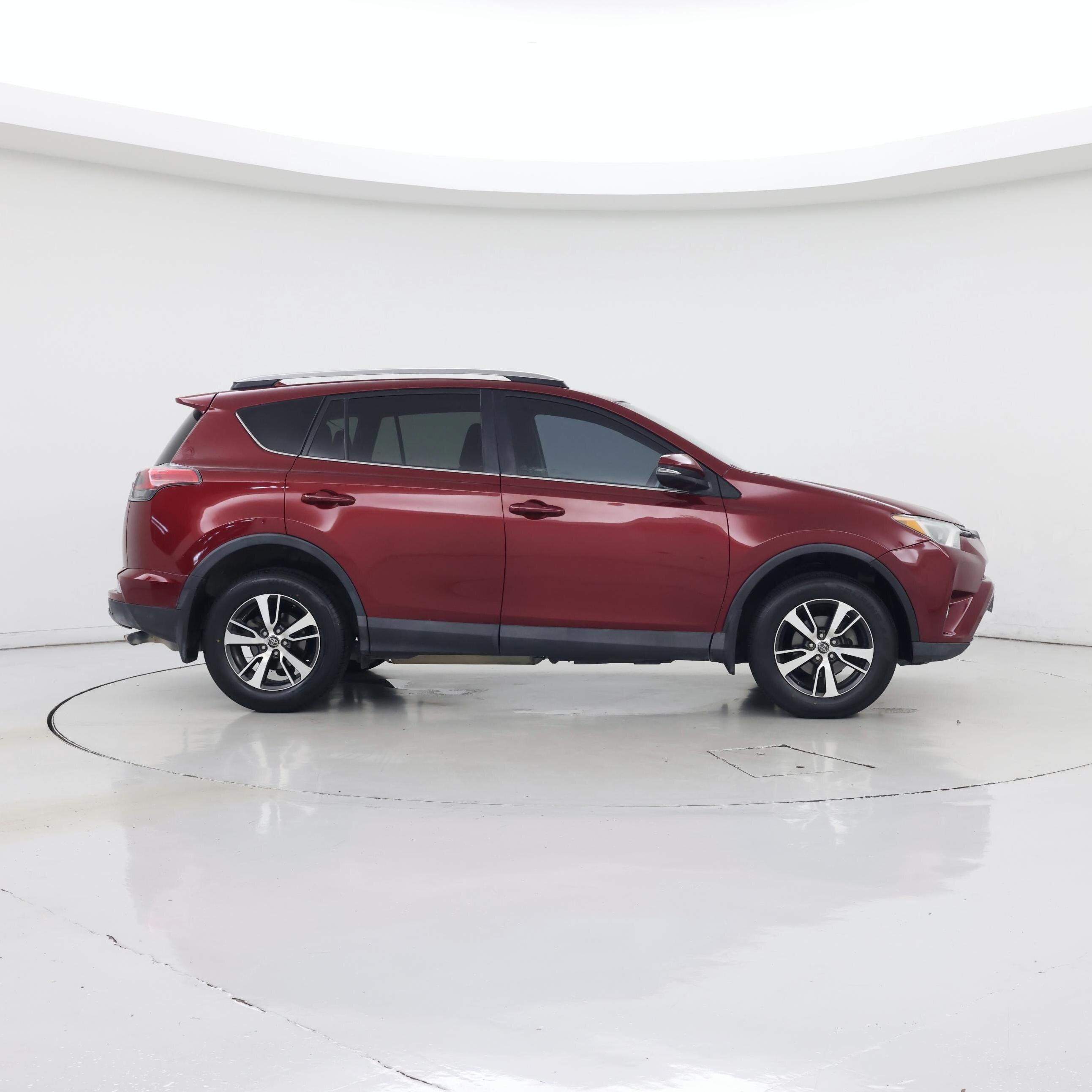 Thumbnail: 2018 Toyota RAV4 - 7