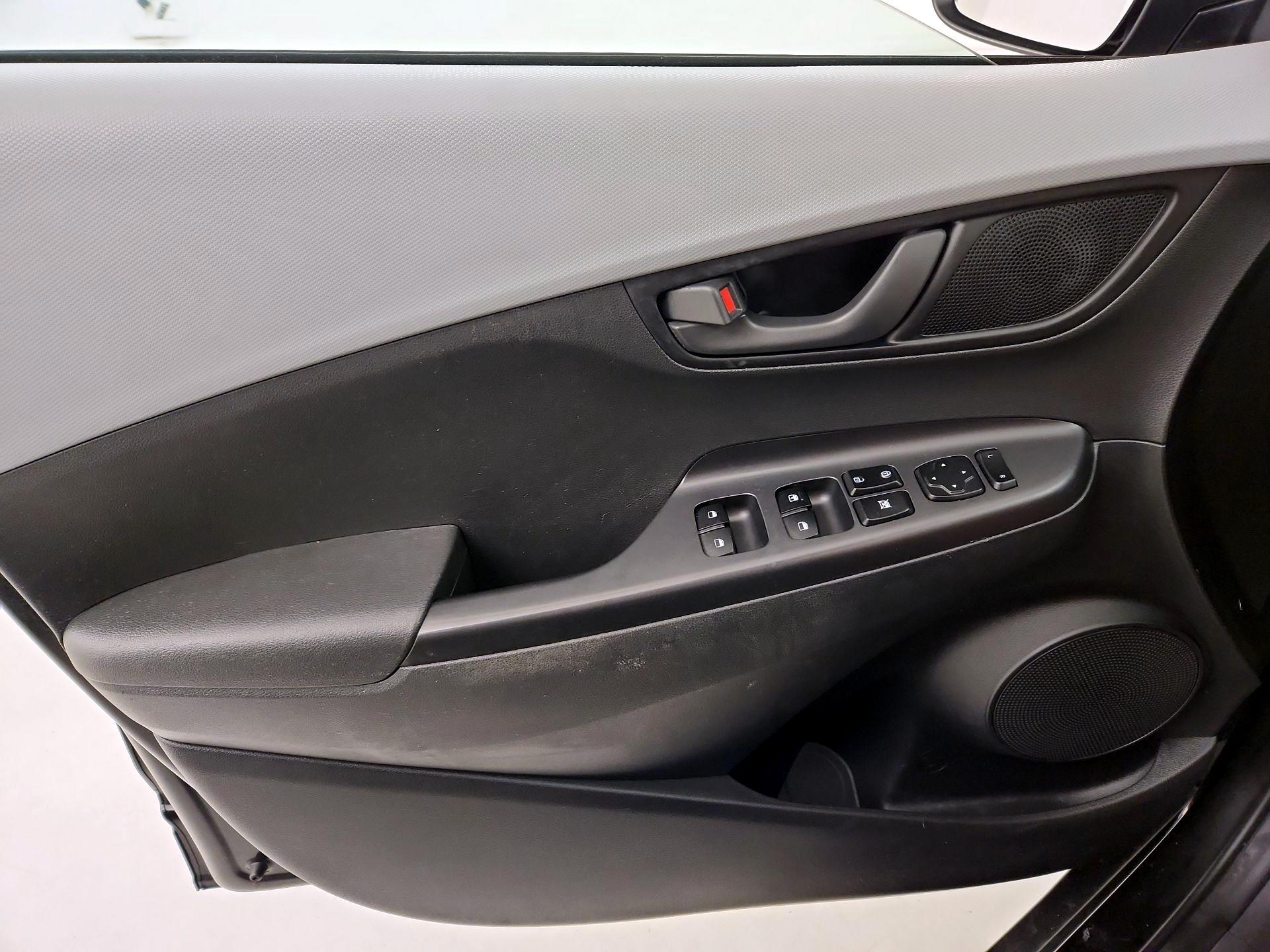 Thumbnail: 2018 Hyundai Kona - 12