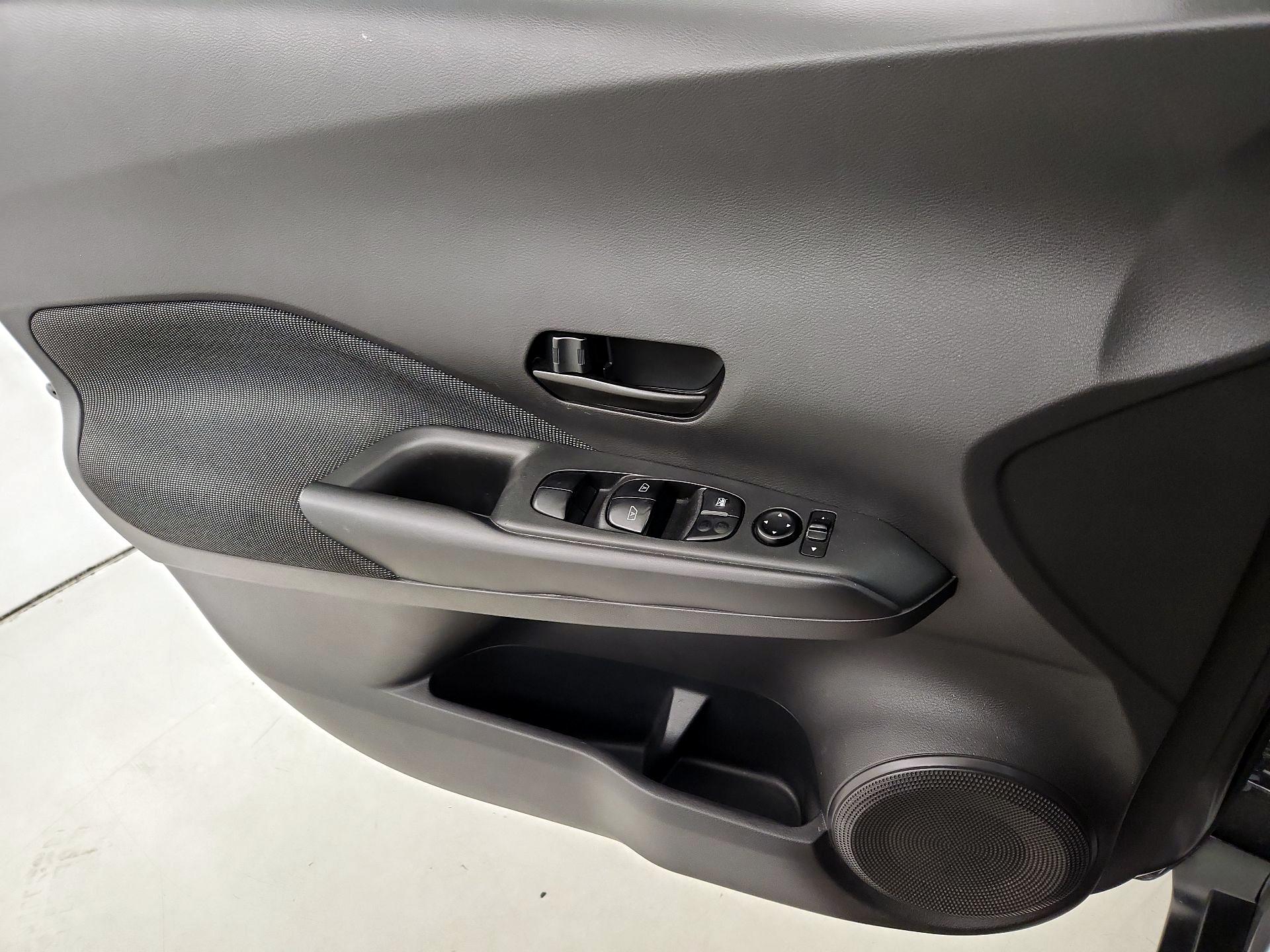 Thumbnail: 2020 Nissan Kicks - 12