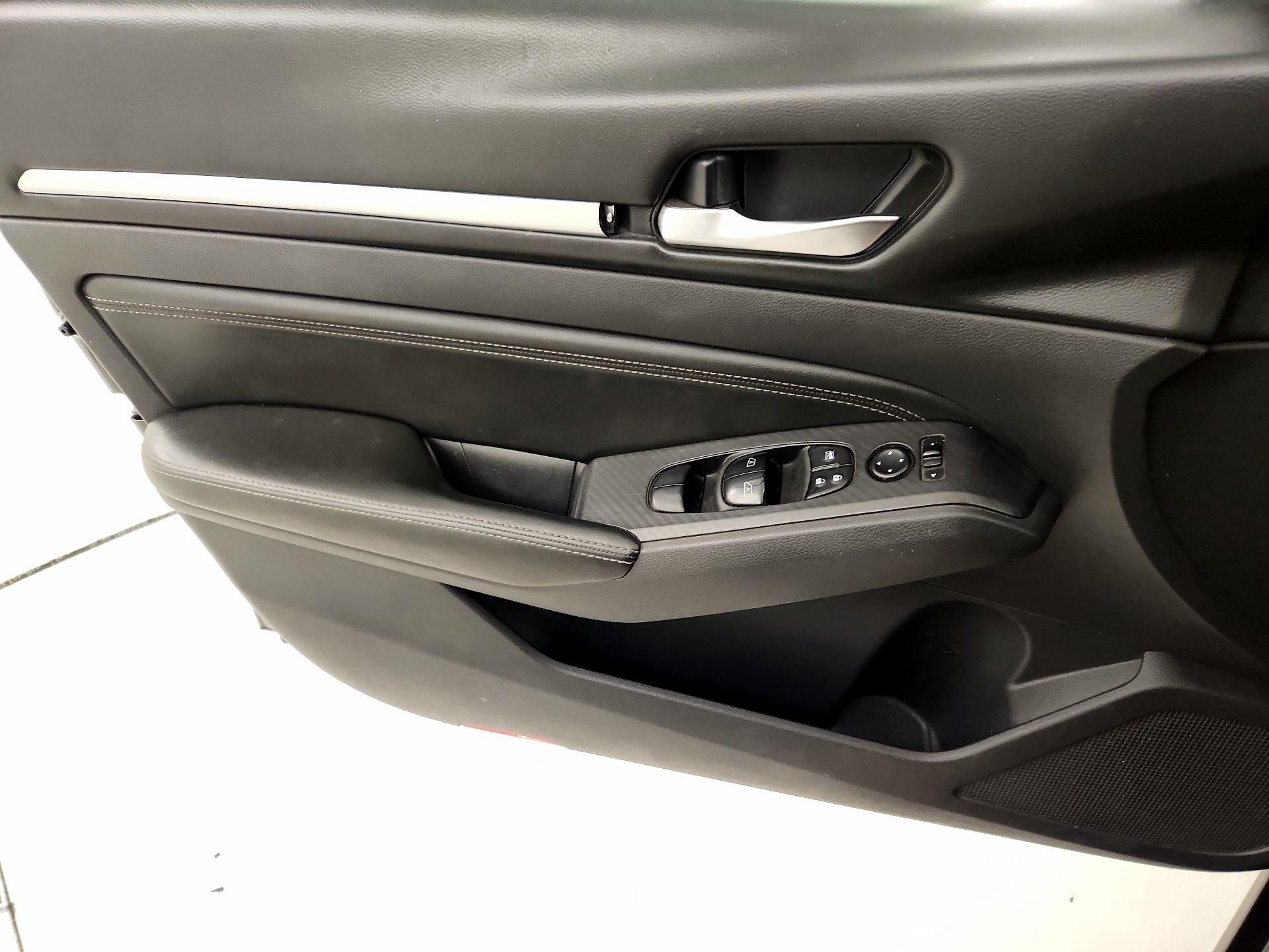 Thumbnail: 2019 Nissan Altima - 12