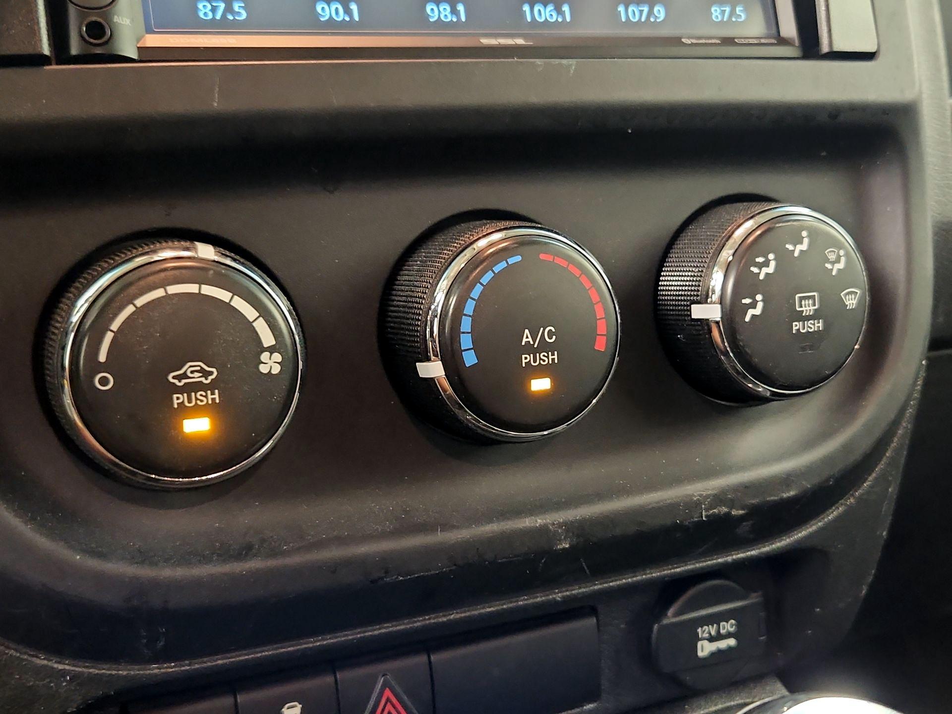 Thumbnail: 2015 Jeep Patriot - 14