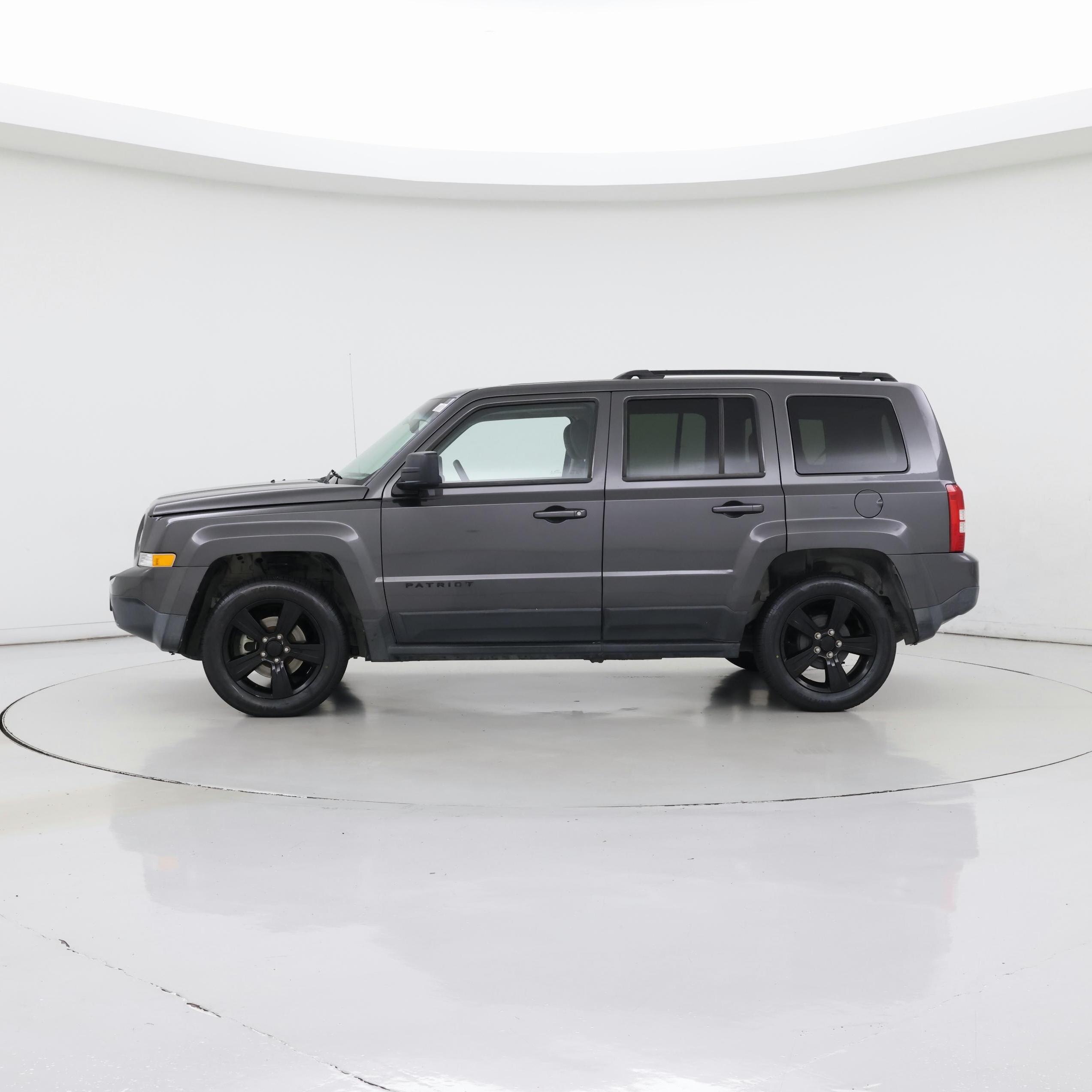 Thumbnail: 2015 Jeep Patriot - 3