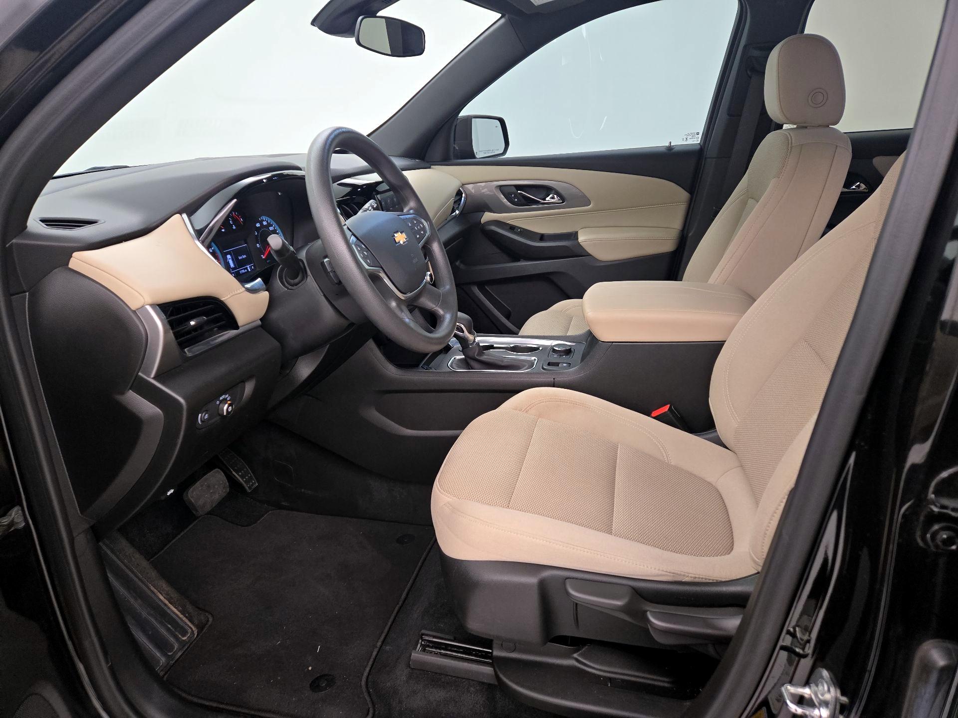 Thumbnail: 2023 Chevrolet Traverse - 11