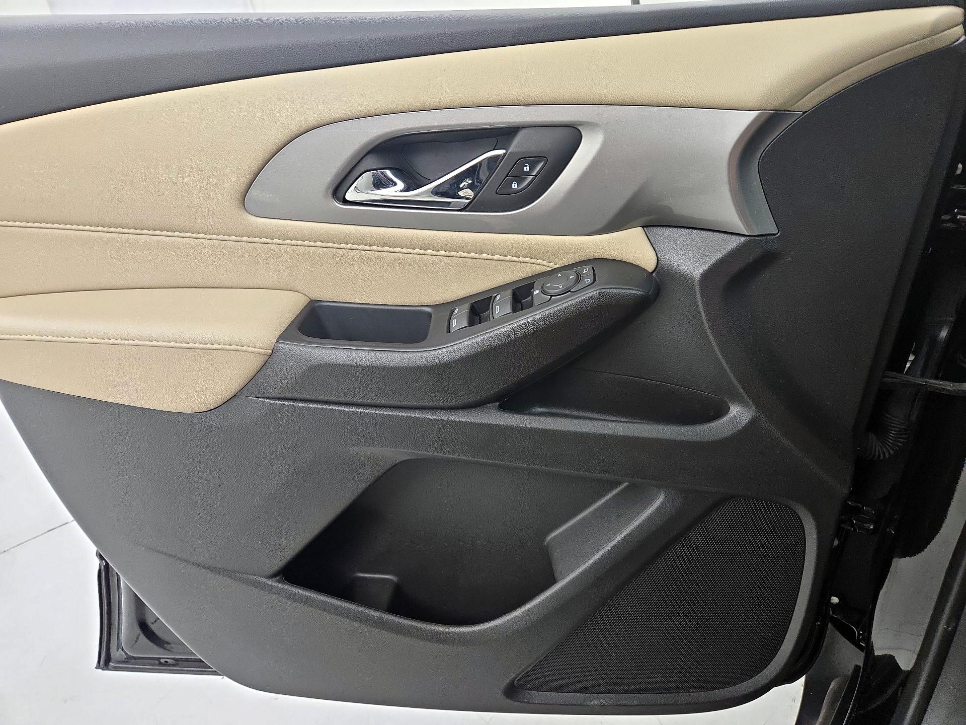 Thumbnail: 2023 Chevrolet Traverse - 12