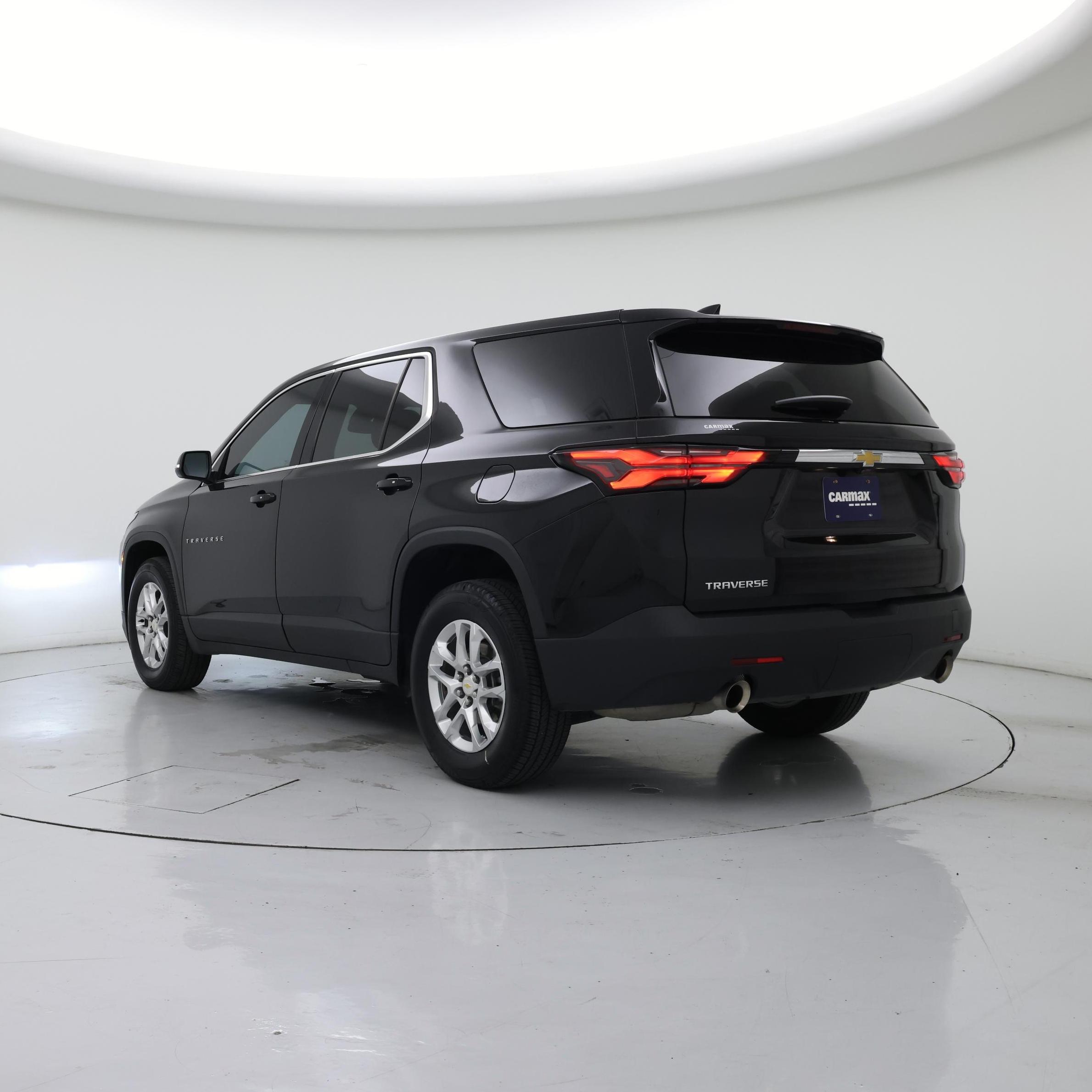 Thumbnail: 2023 Chevrolet Traverse - 2