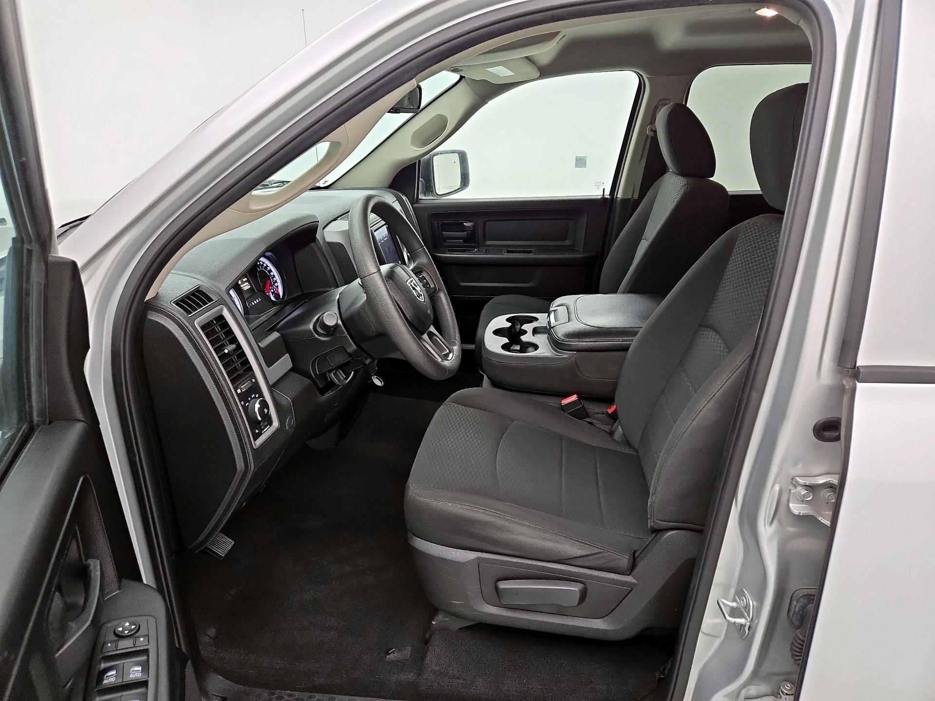 Thumbnail: 2019 RAM 1500 Classic - 11