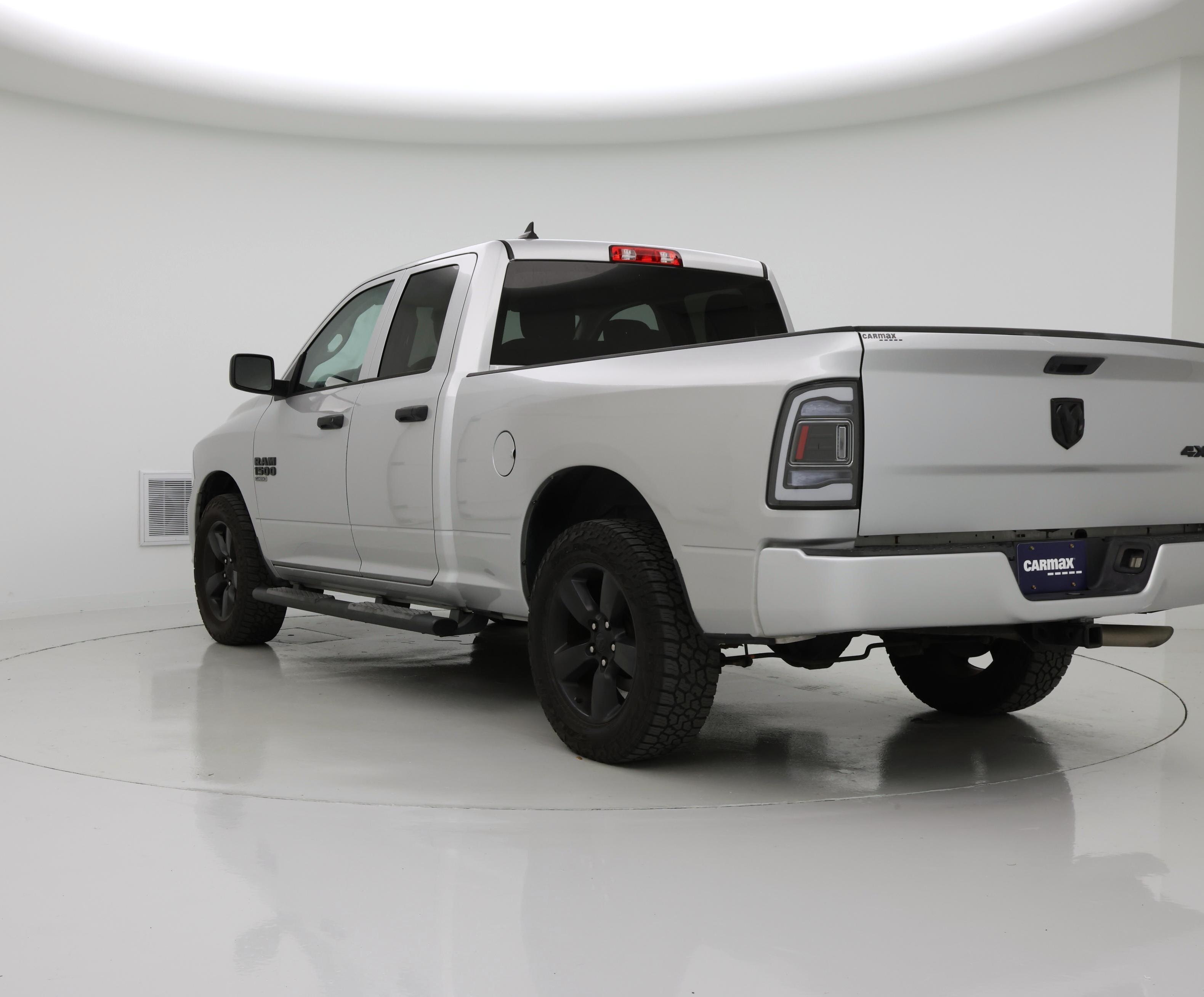 Thumbnail: 2019 RAM 1500 Classic - 2