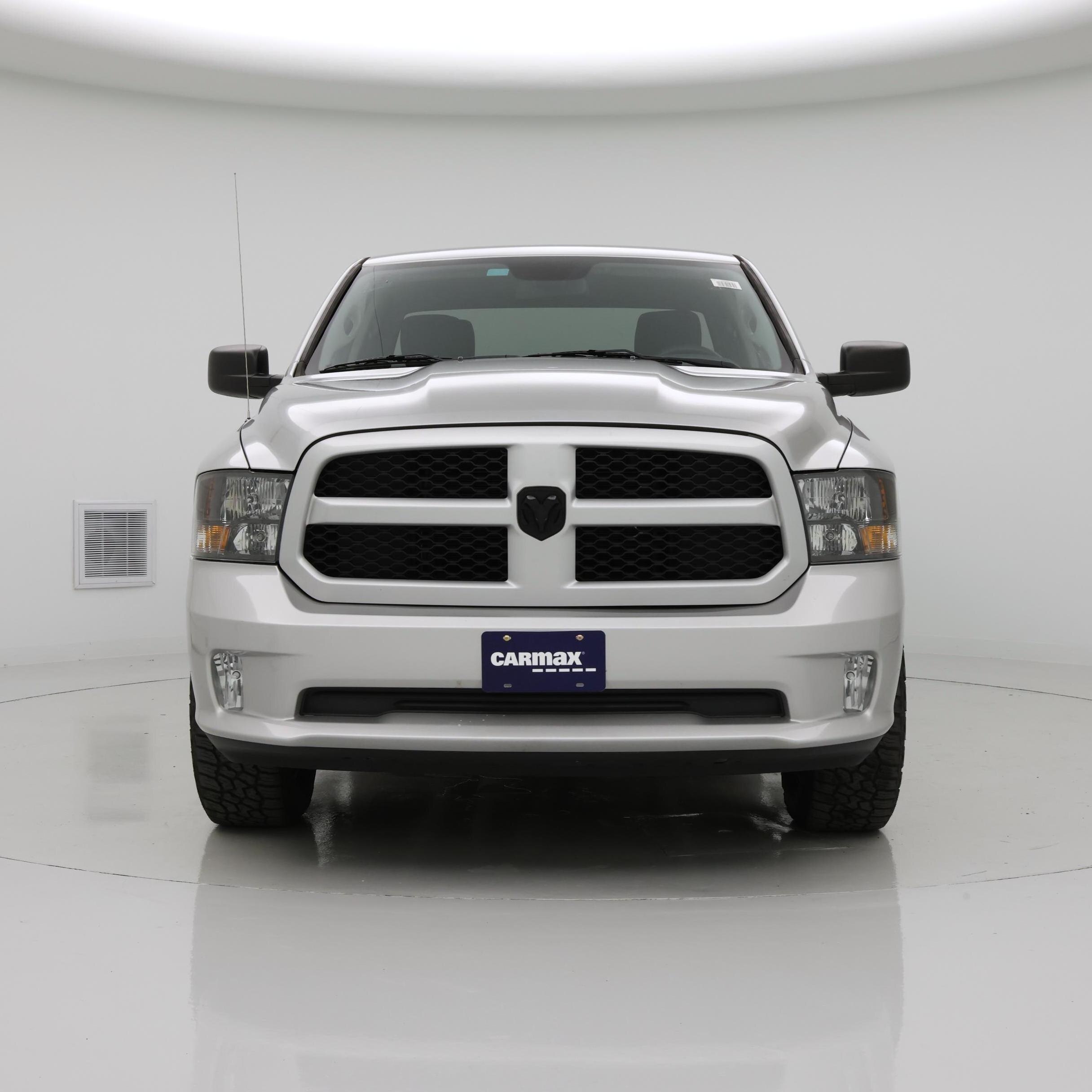Thumbnail: 2019 RAM 1500 Classic - 5