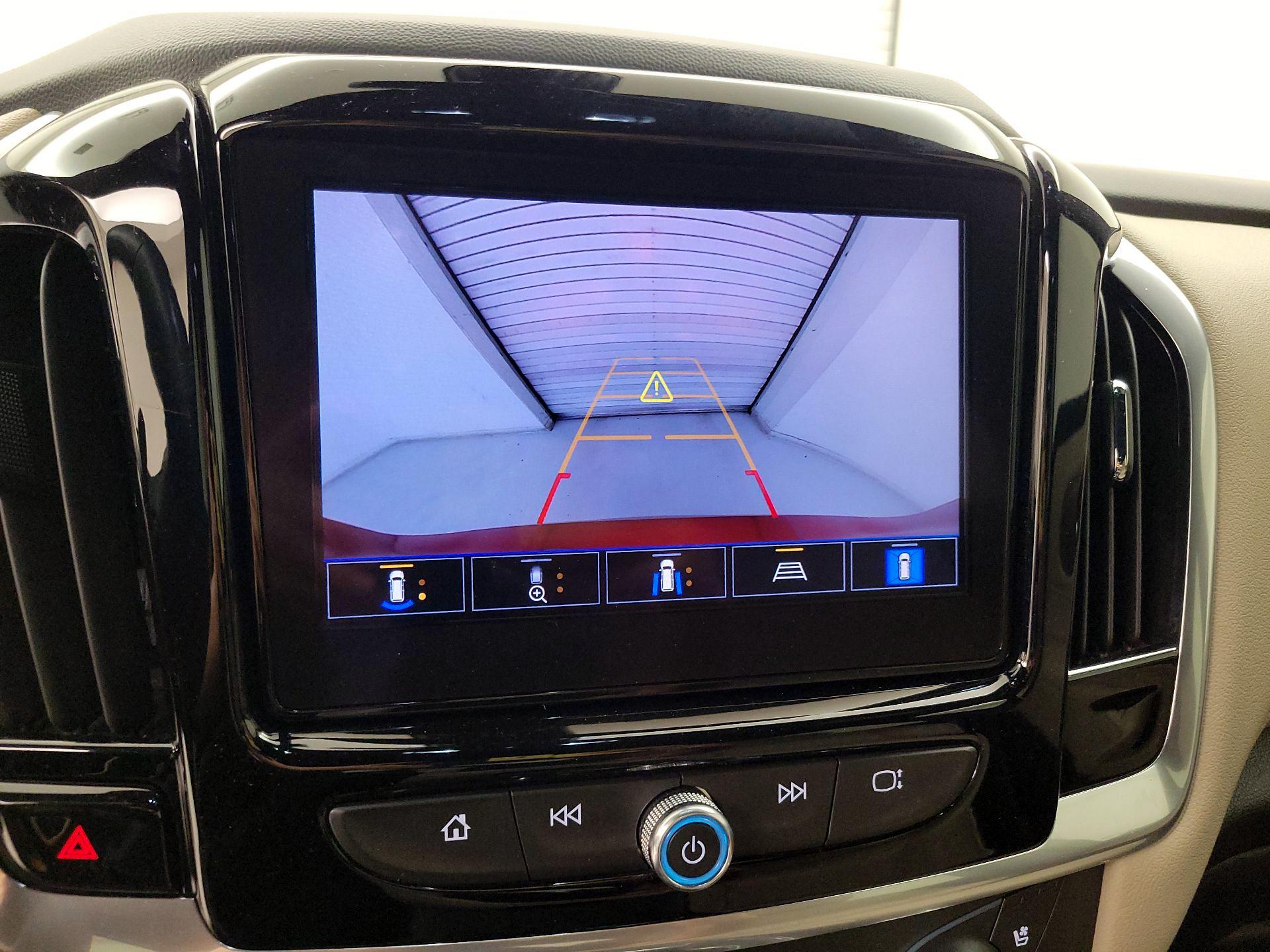 Thumbnail: 2022 Chevrolet Traverse - 15