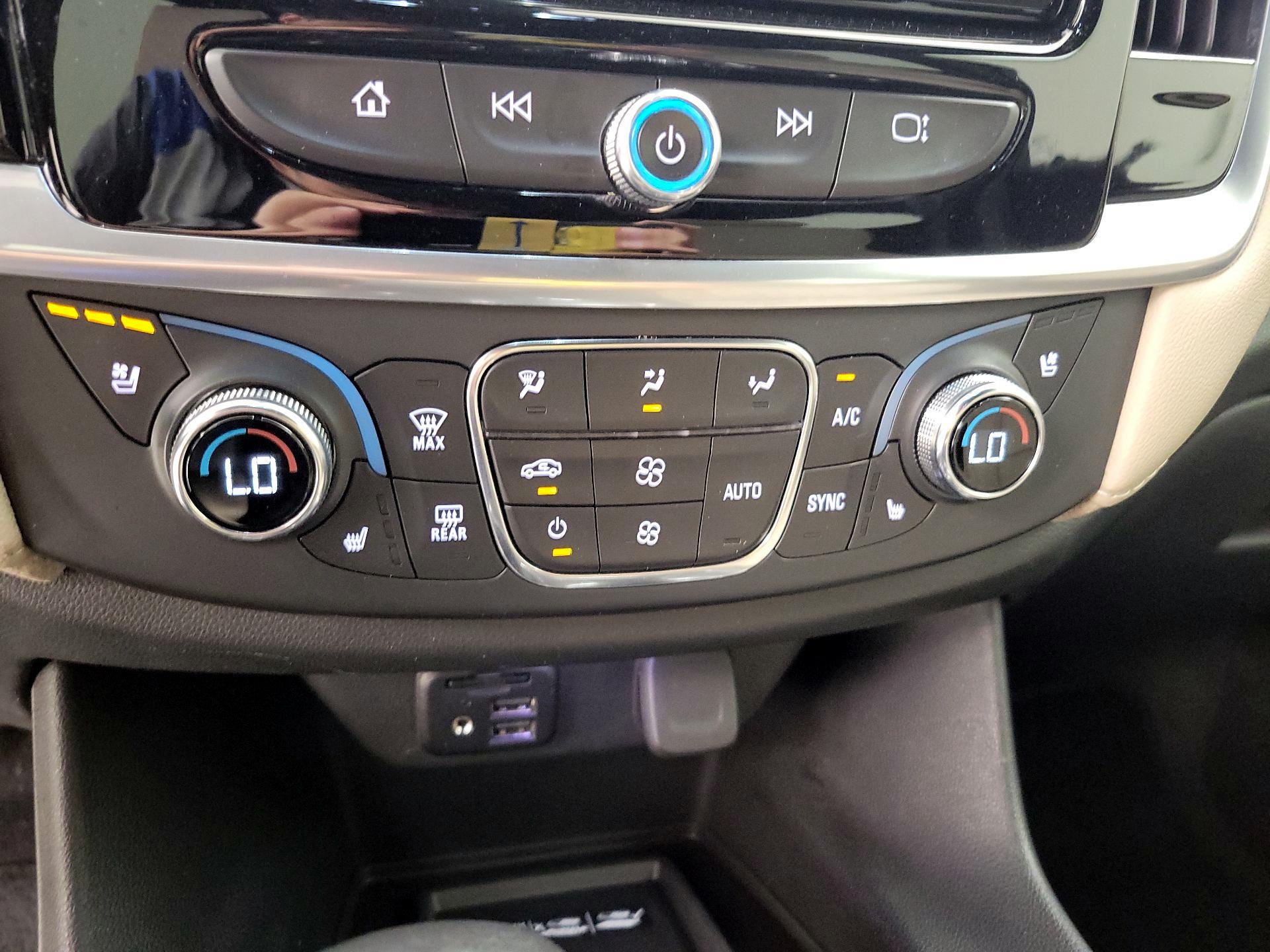 Thumbnail: 2022 Chevrolet Traverse - 17