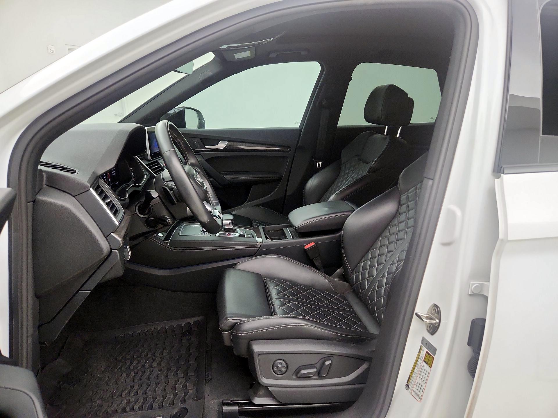 Thumbnail: 2019 Audi SQ5 - 11