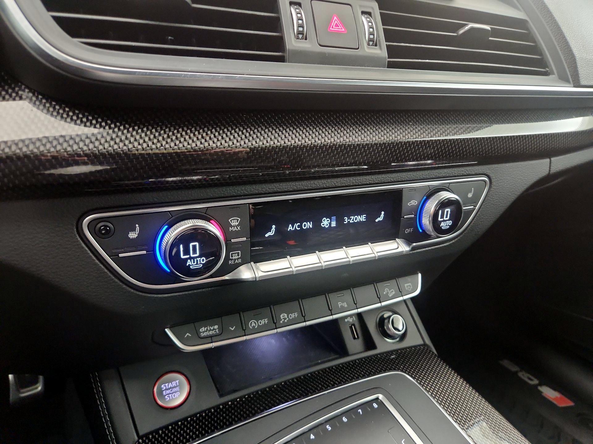 Thumbnail: 2019 Audi SQ5 - 16