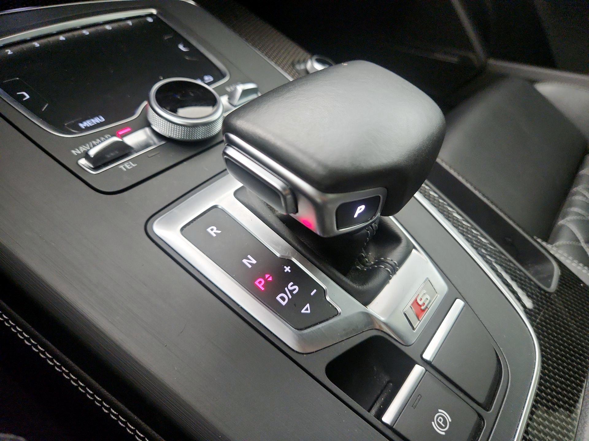 Thumbnail: 2019 Audi SQ5 - 17