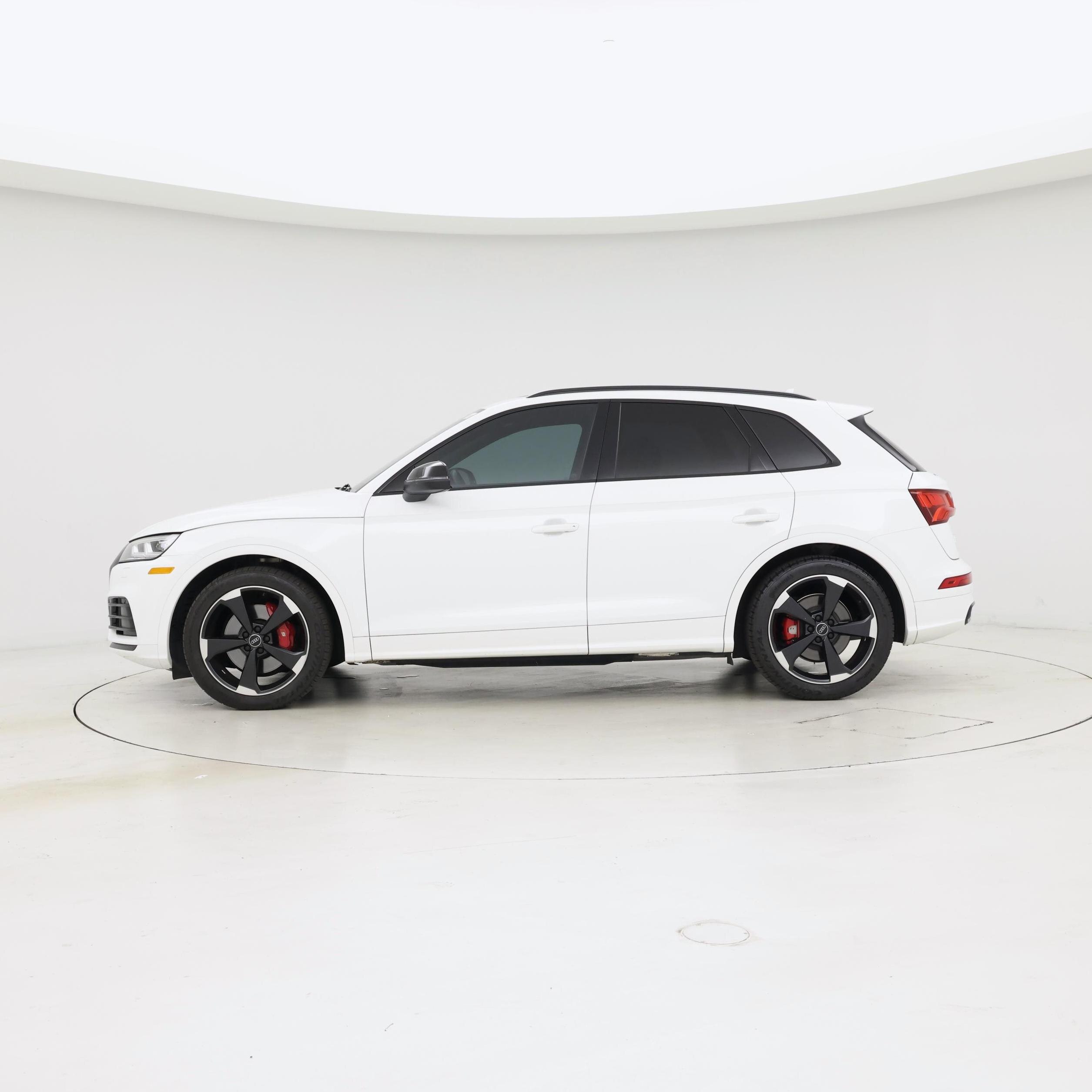 Thumbnail: 2019 Audi SQ5 - 3