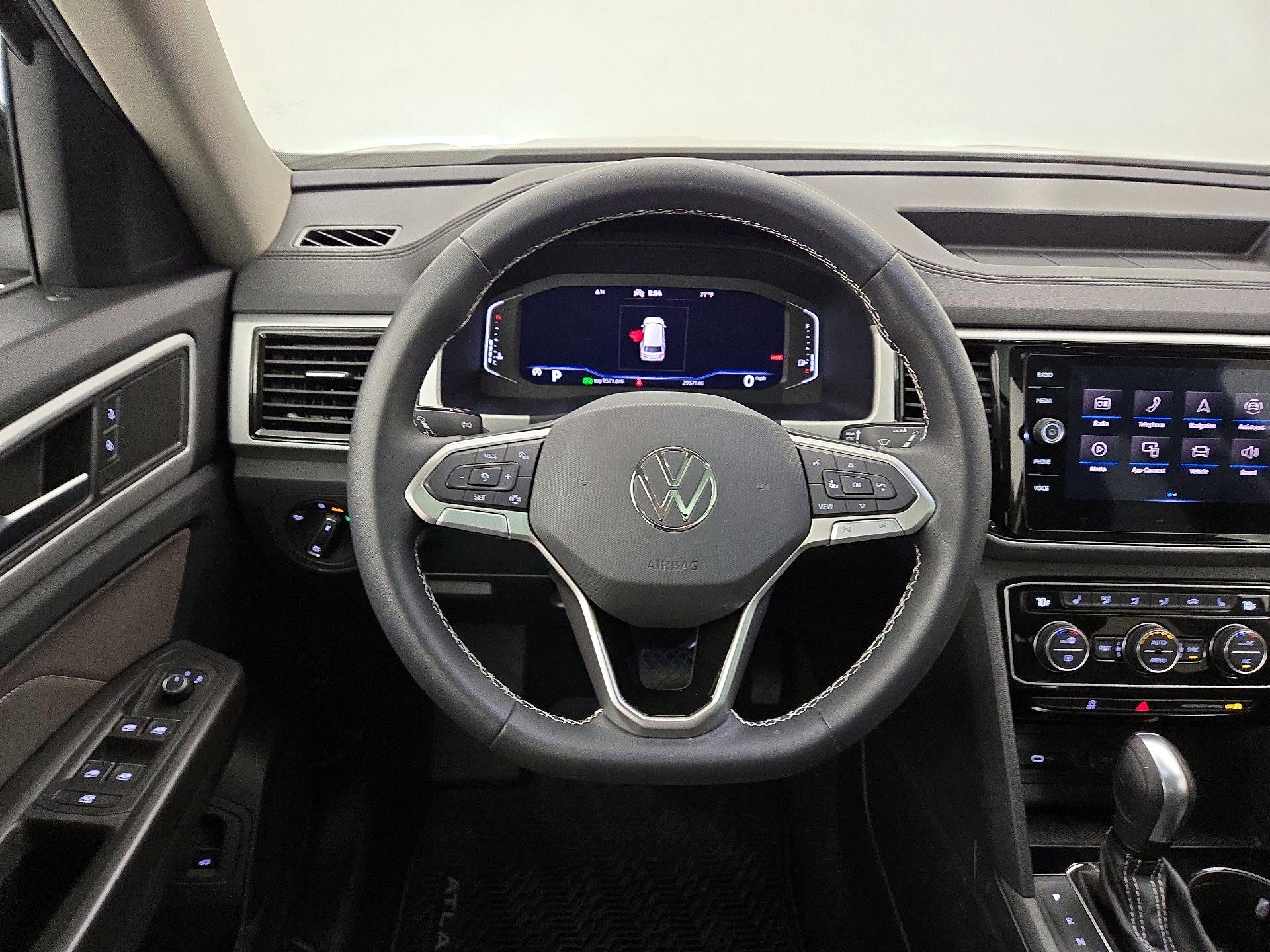 Thumbnail: 2023 Volkswagen Atlas - 10