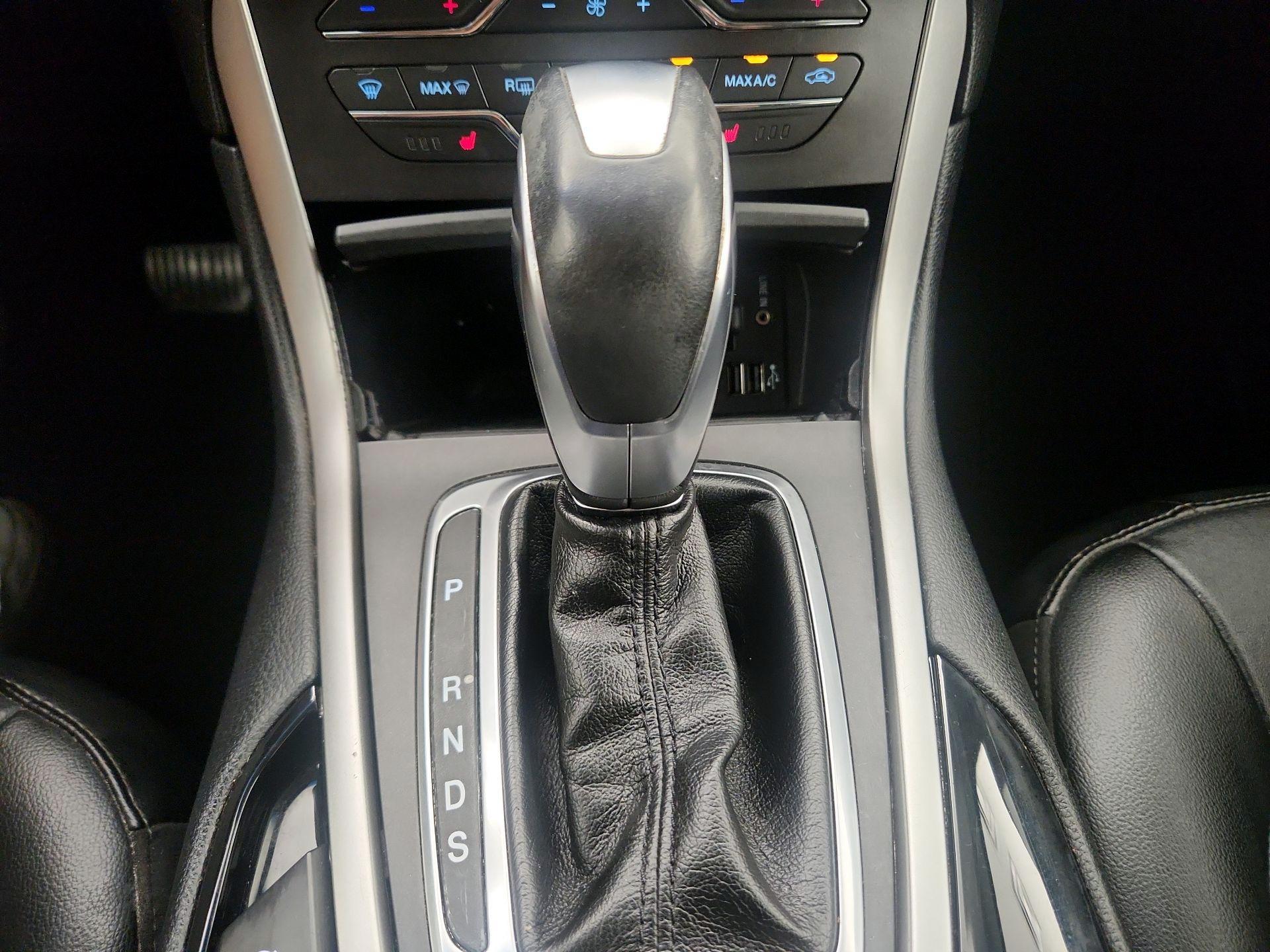 Thumbnail: 2015 Ford Edge - 15