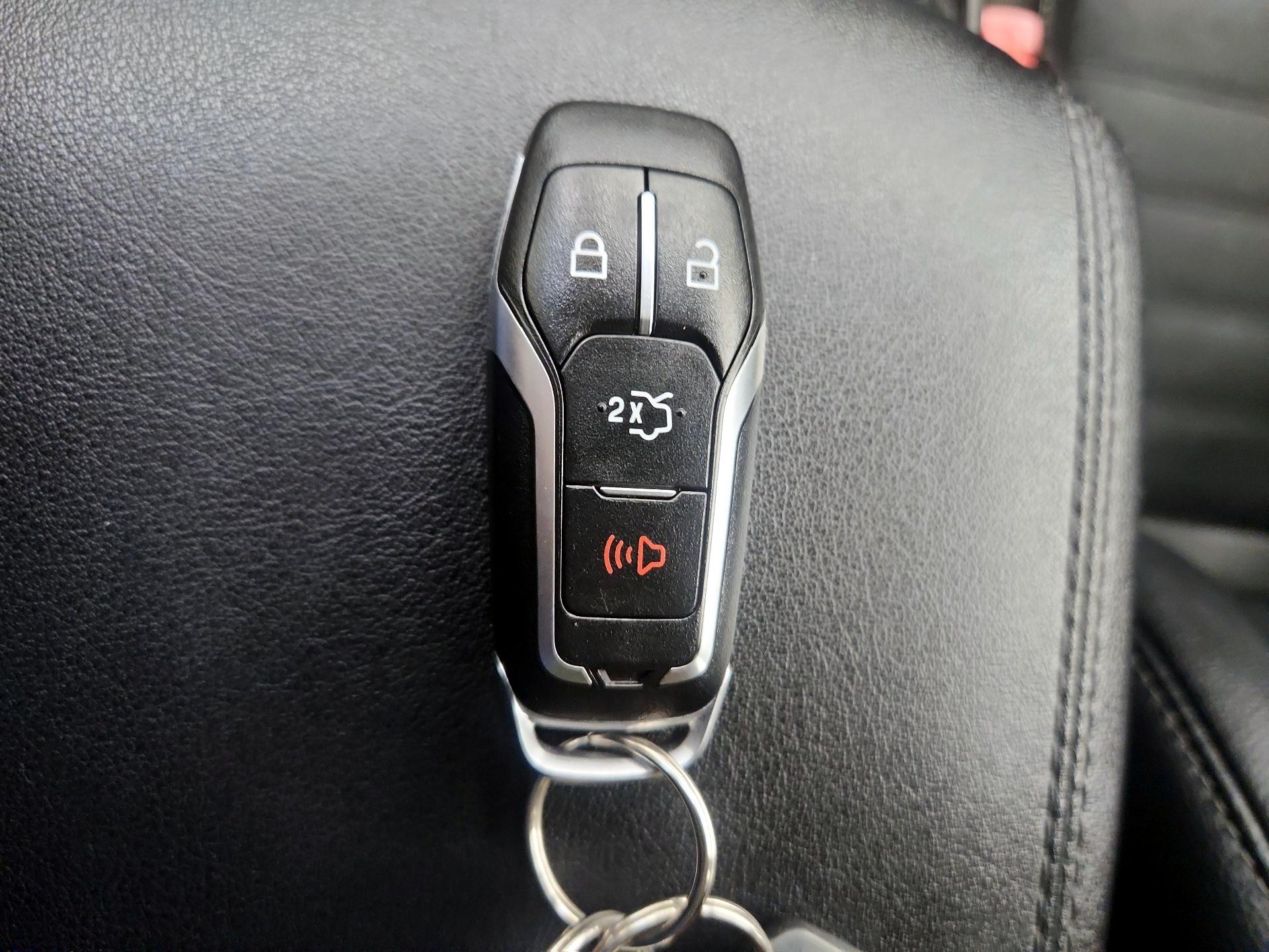 Thumbnail: 2015 Ford Edge - 18