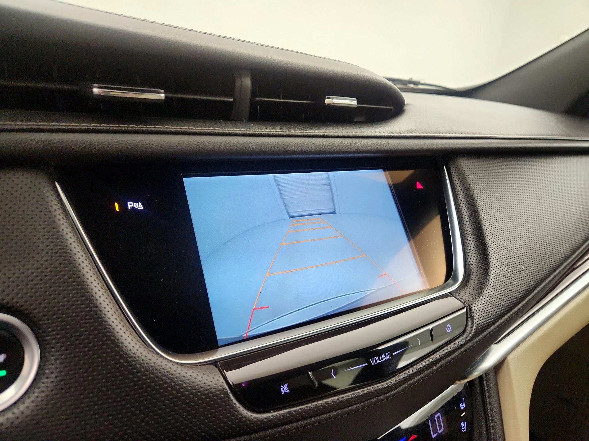 Thumbnail: 2017 Cadillac XT5 - 14