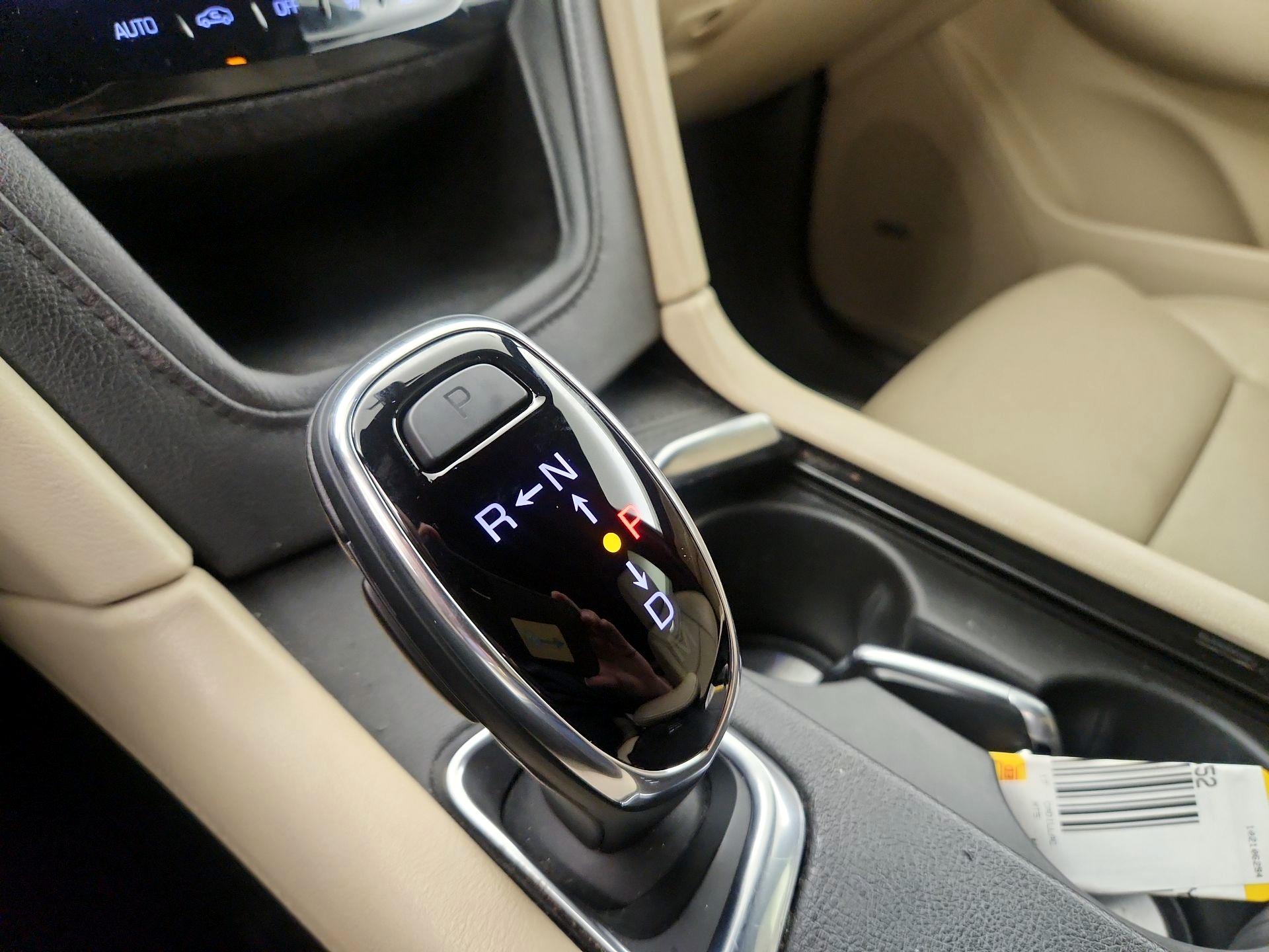 Thumbnail: 2017 Cadillac XT5 - 17