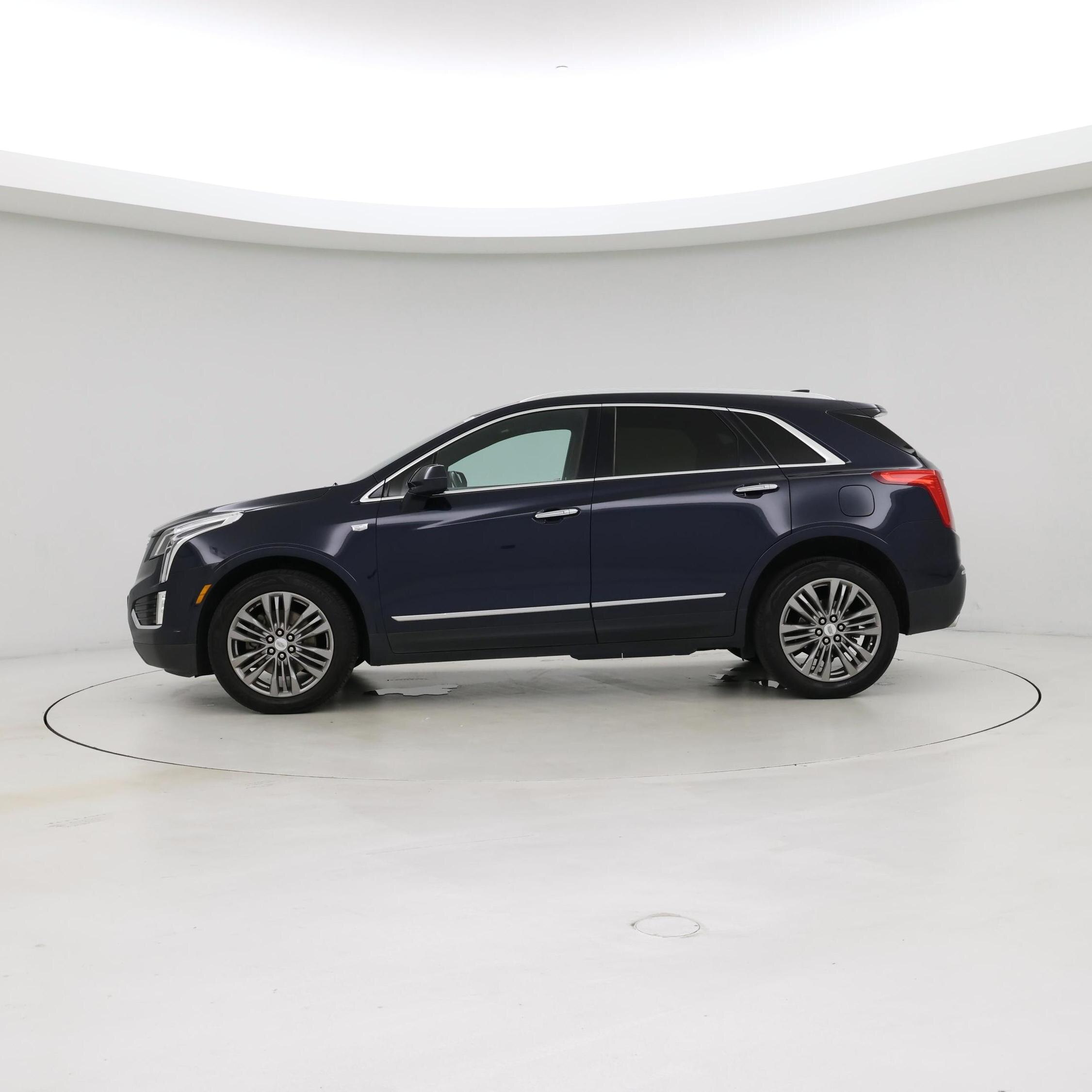 Thumbnail: 2017 Cadillac XT5 - 3