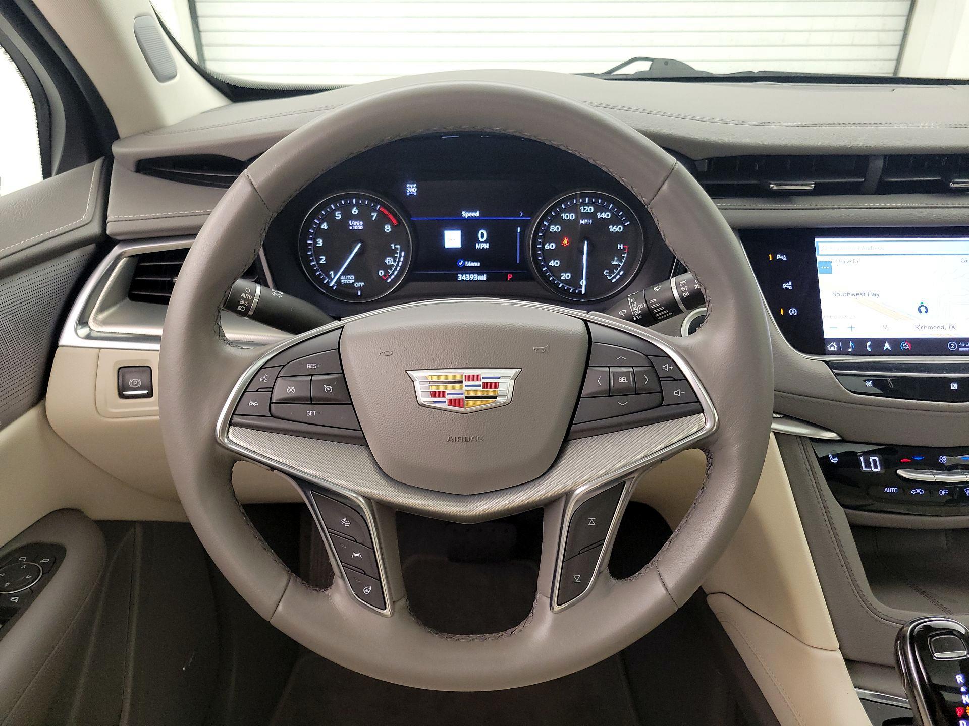 Thumbnail: 2021 Cadillac XT5 - 10