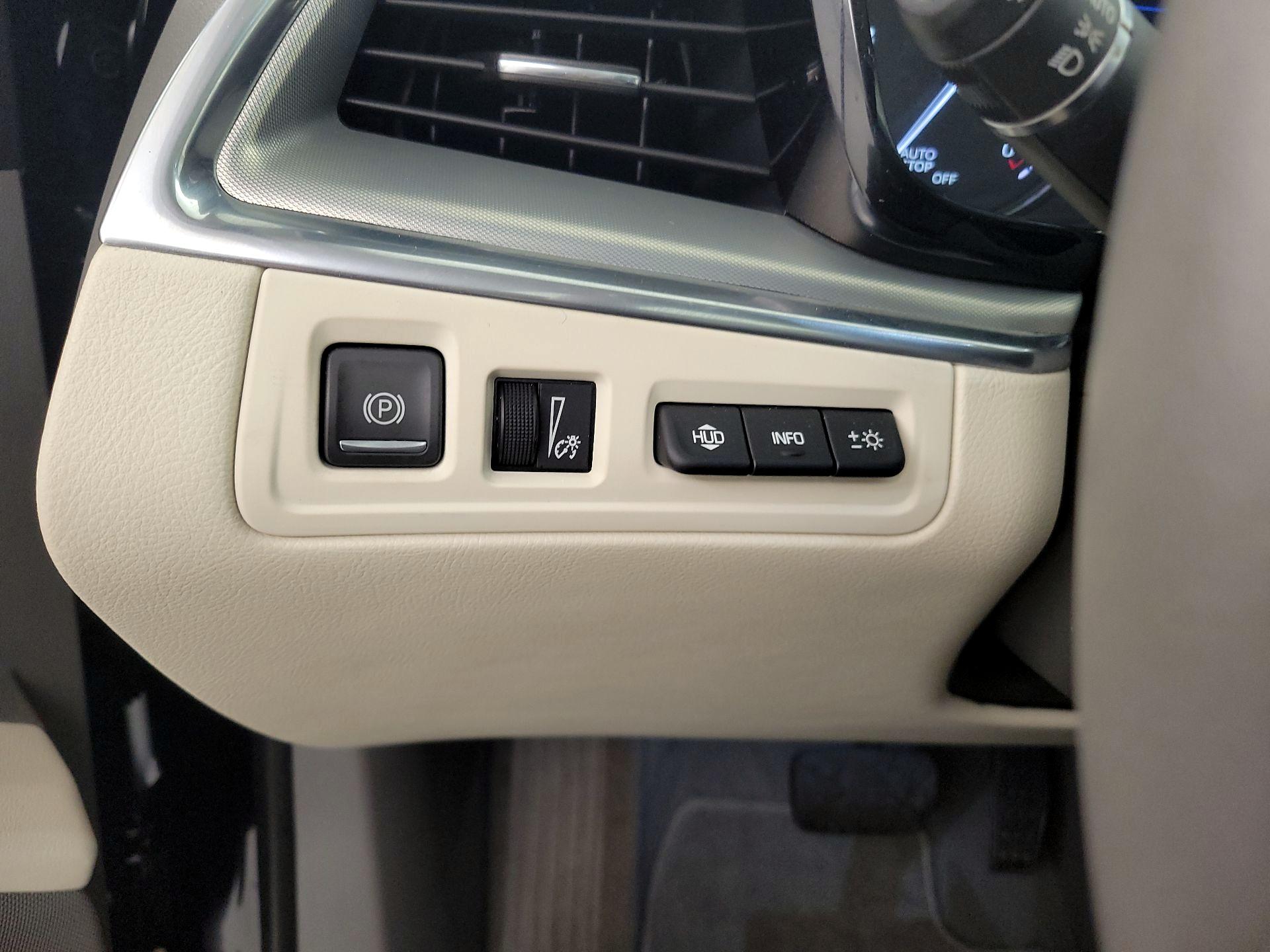 Thumbnail: 2021 Cadillac XT5 - 13