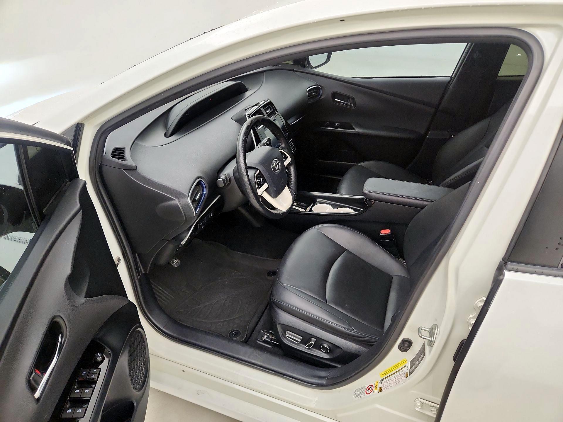 Thumbnail: 2016 Toyota Prius - 11