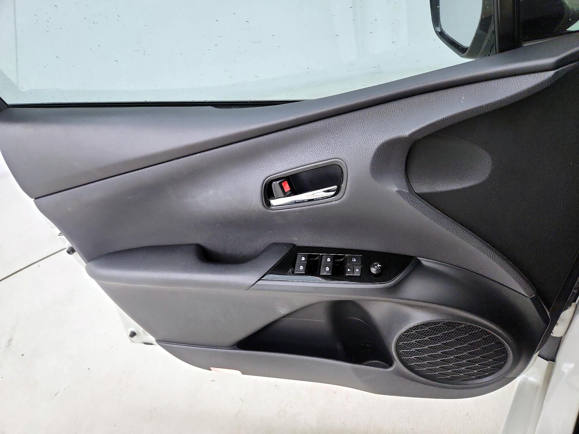 Thumbnail: 2016 Toyota Prius - 12
