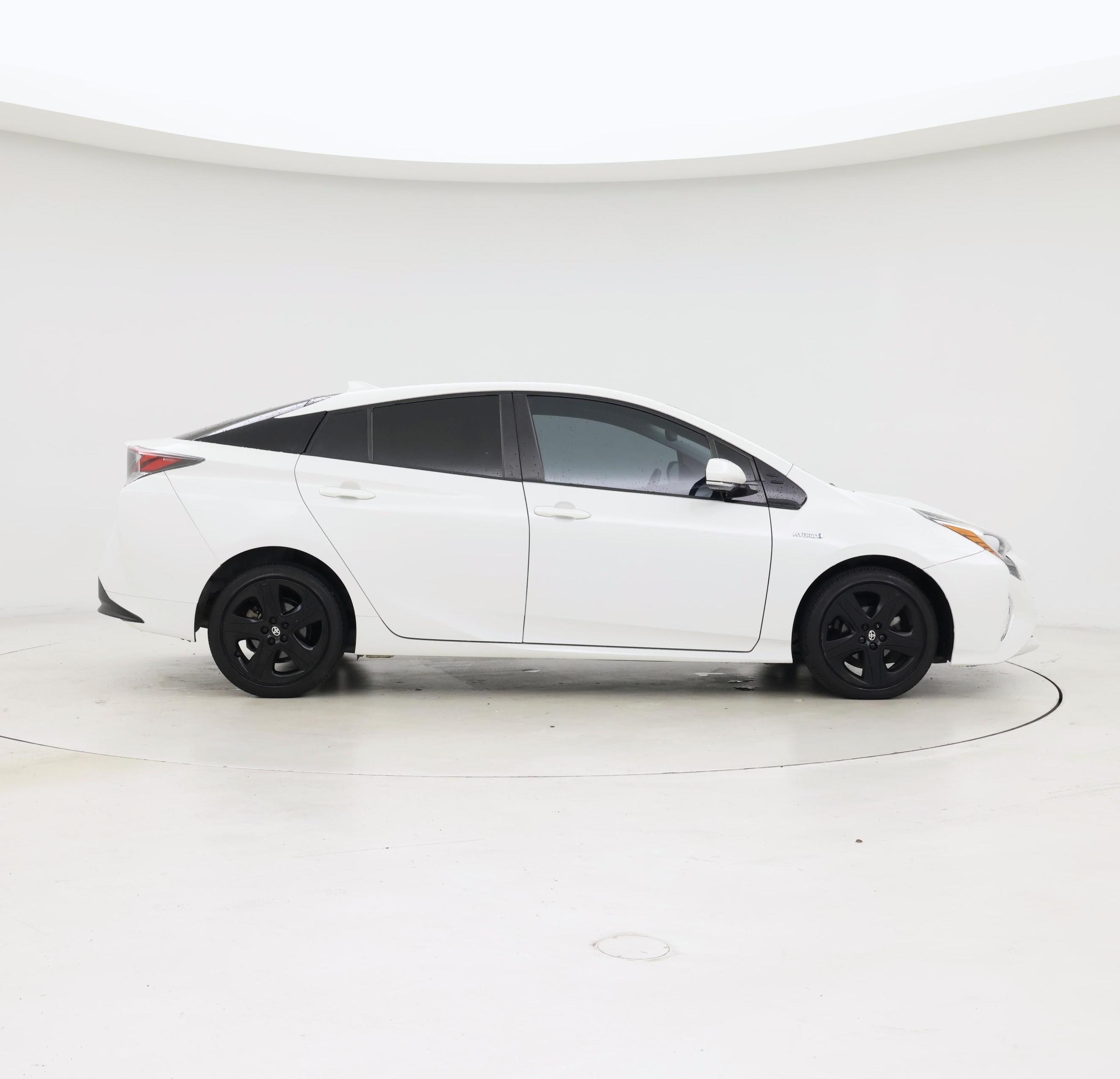Thumbnail: 2016 Toyota Prius - 7