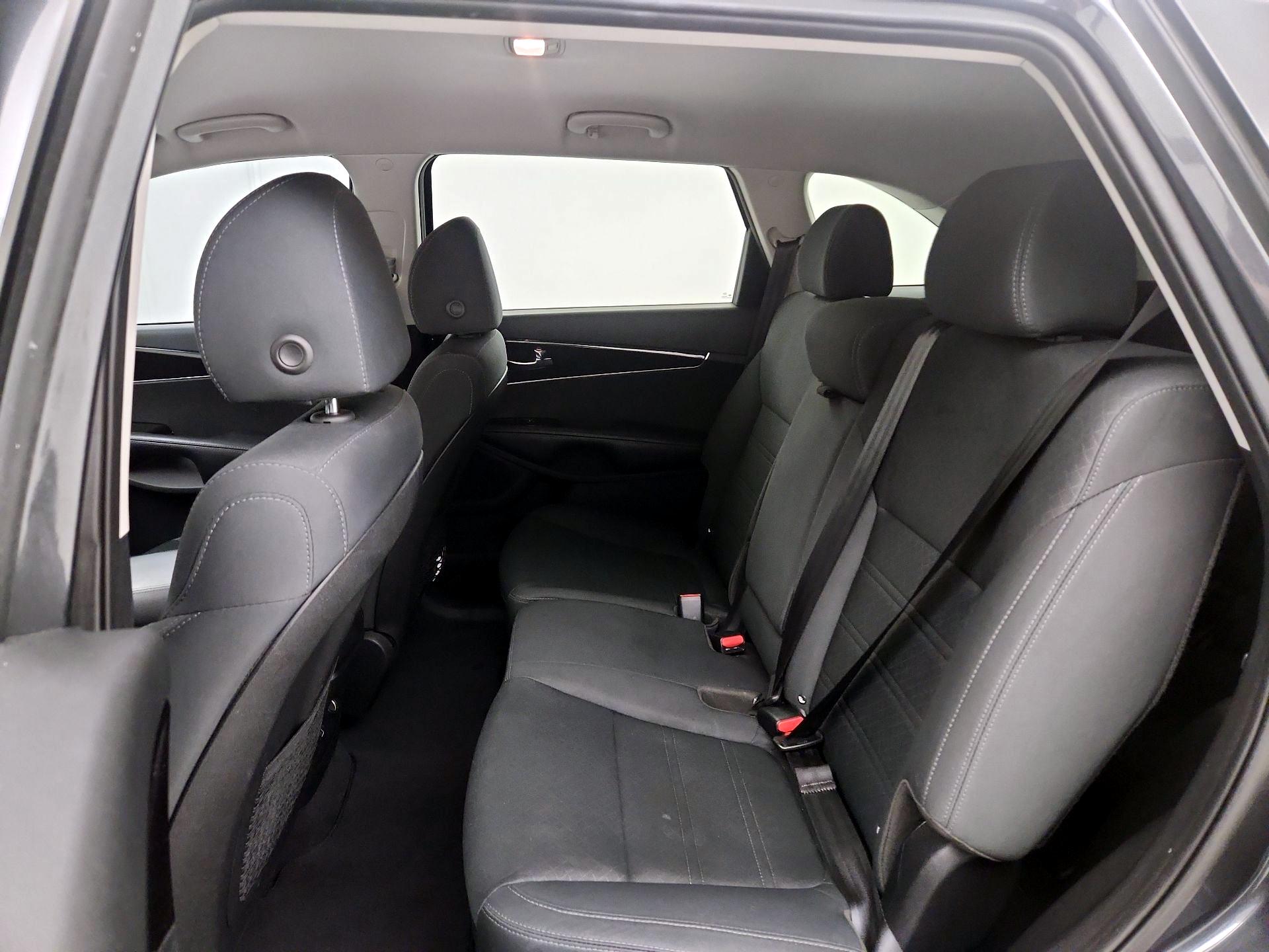 Thumbnail: 2020 Kia Sorento - 18