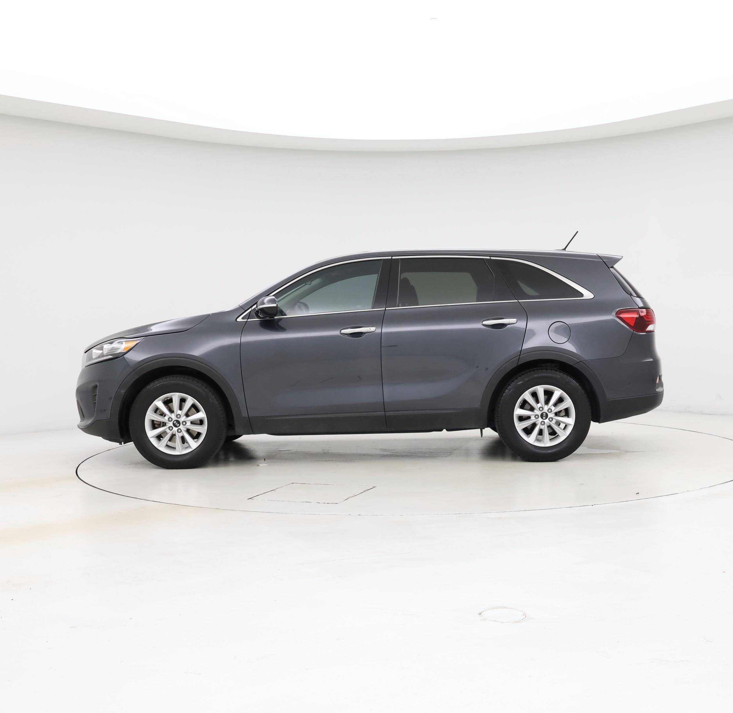 Thumbnail: 2020 Kia Sorento - 3