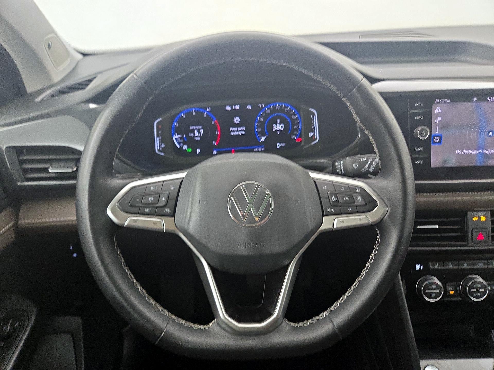 Thumbnail: 2022 Volkswagen Taos - 10
