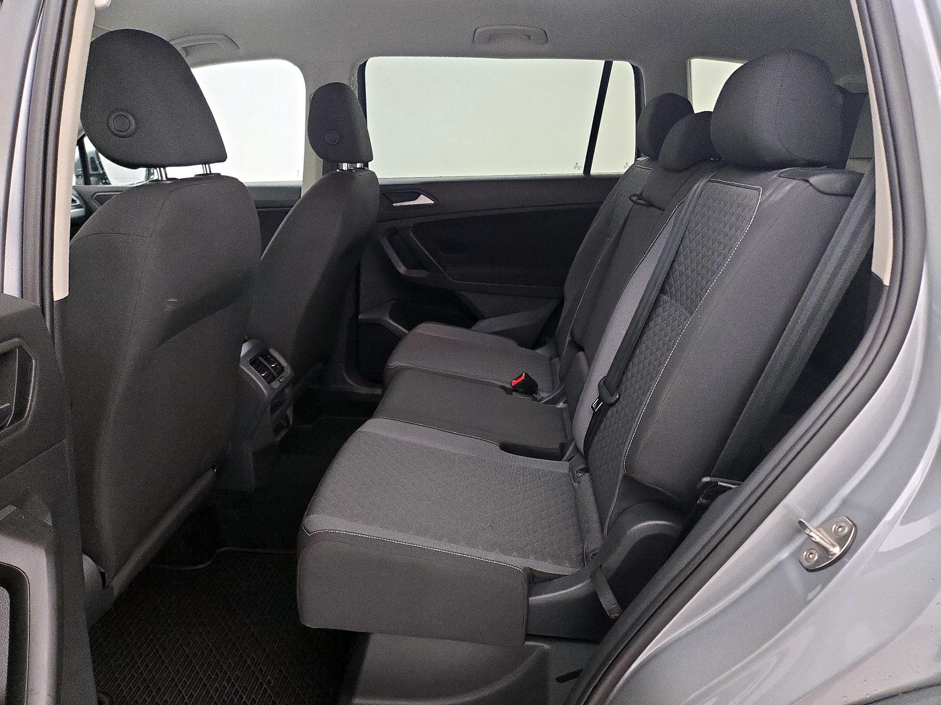Thumbnail: 2021 Volkswagen Tiguan - 19