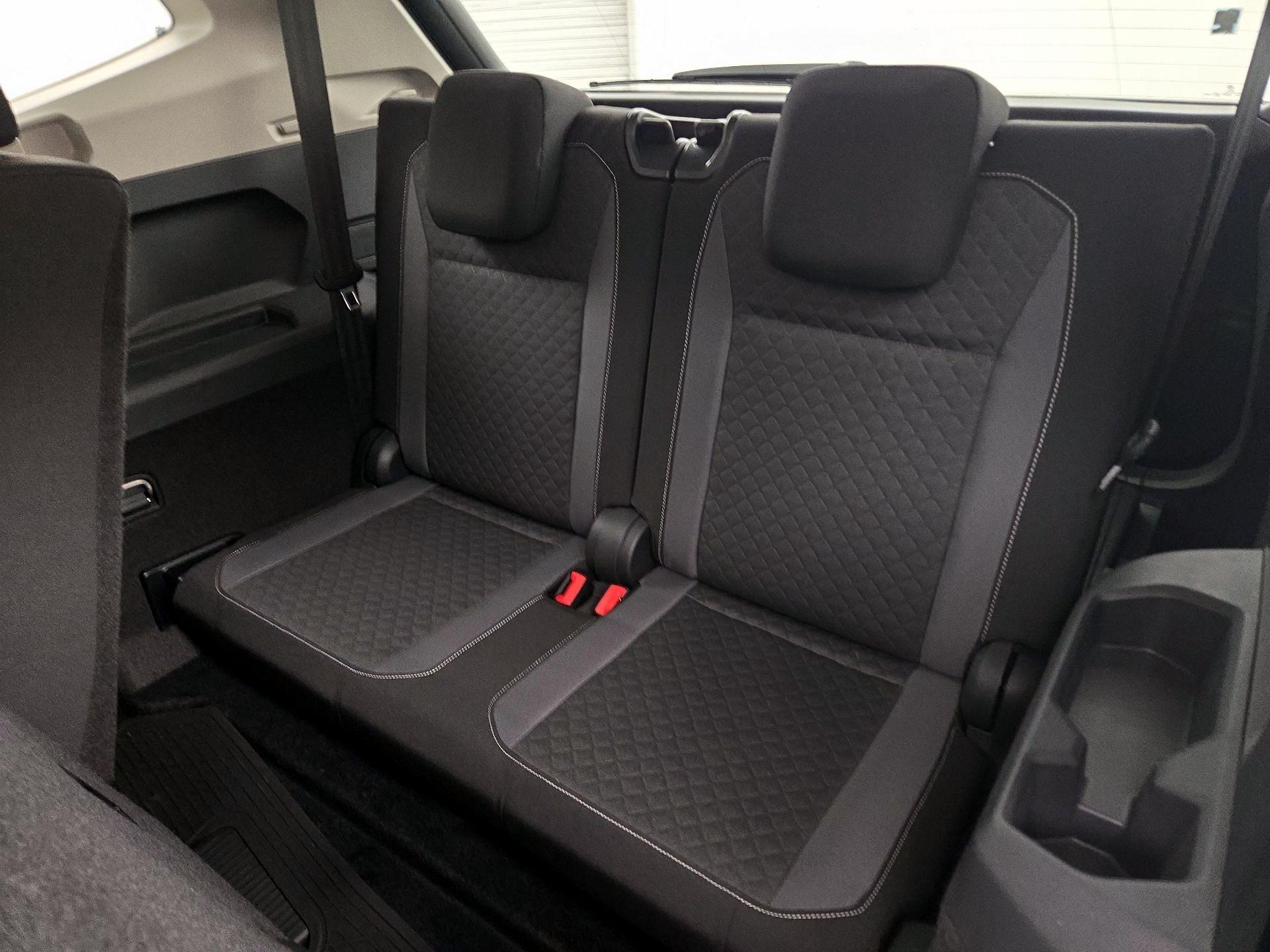 Thumbnail: 2021 Volkswagen Tiguan - 20