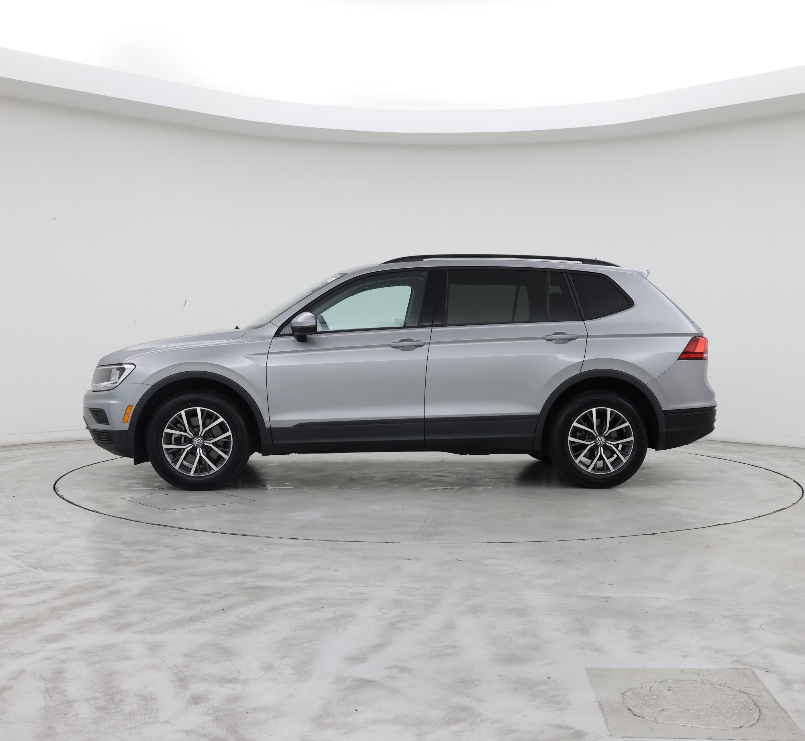 Thumbnail: 2021 Volkswagen Tiguan - 3