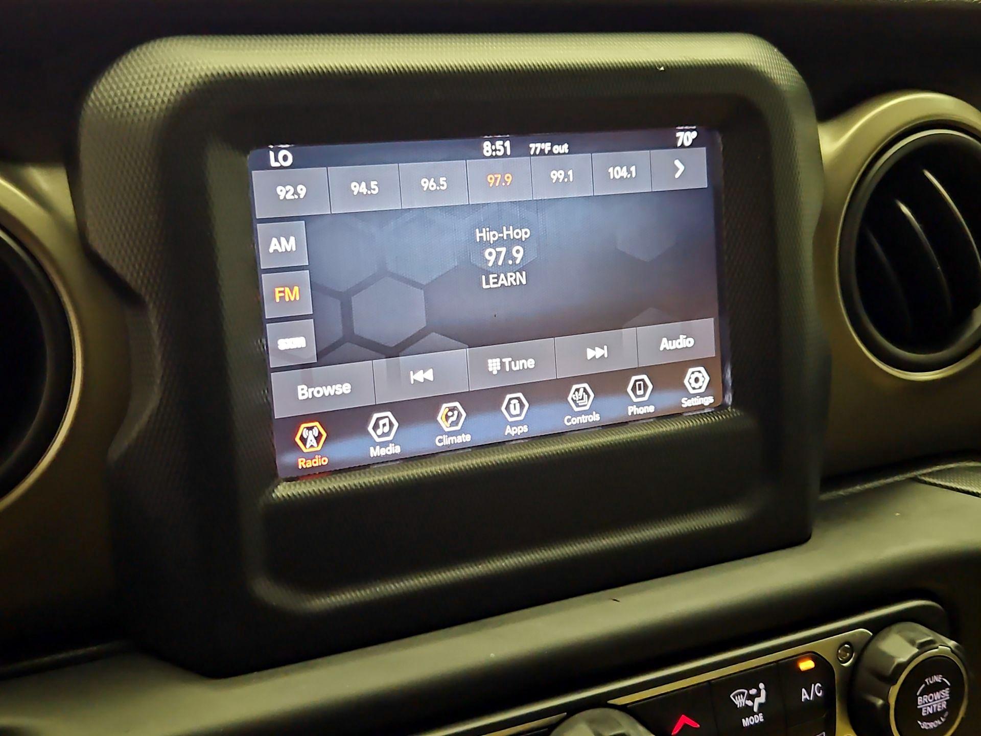 Thumbnail: 2018 Jeep Wrangler - 15
