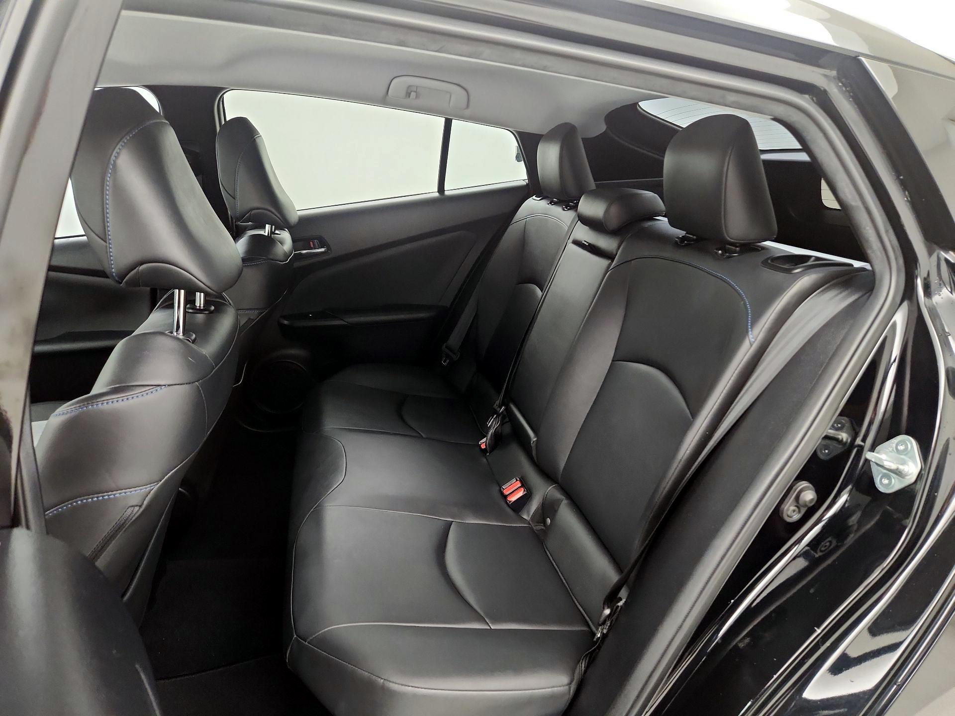 Thumbnail: 2016 Toyota Prius - 16