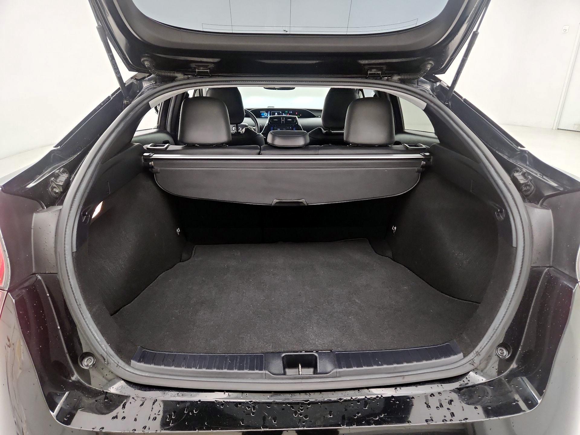 Thumbnail: 2016 Toyota Prius - 17