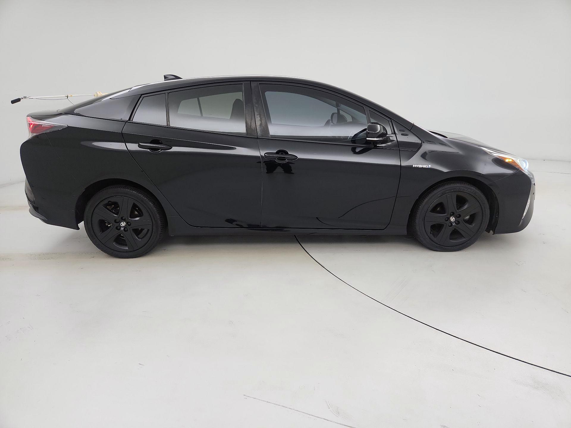 Thumbnail: 2016 Toyota Prius - 4